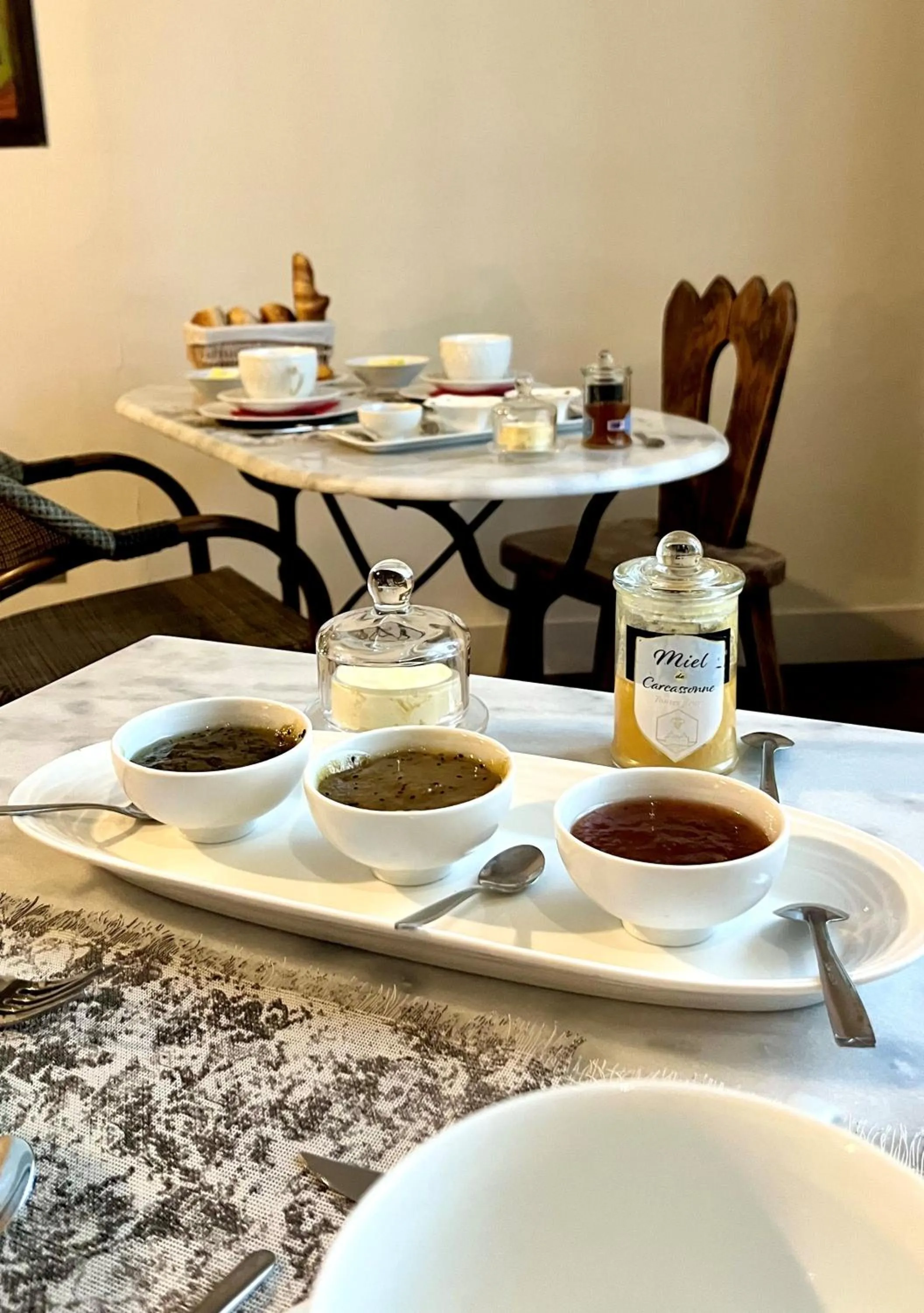 Breakfast in LA COUR CARREE - chambres d'hôtes