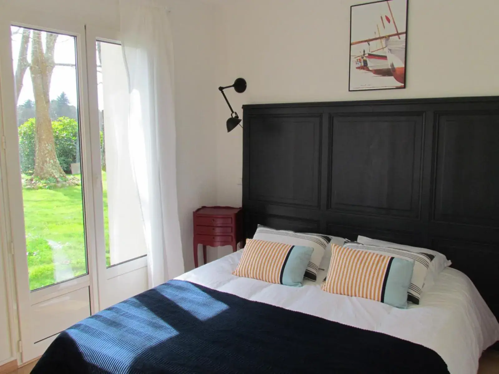 Family Room with Garden View in Ty Coz Breizh Chambres d'hôtes Family Room with Garden View in Ty Coz Breizh Chambres d'hôtes