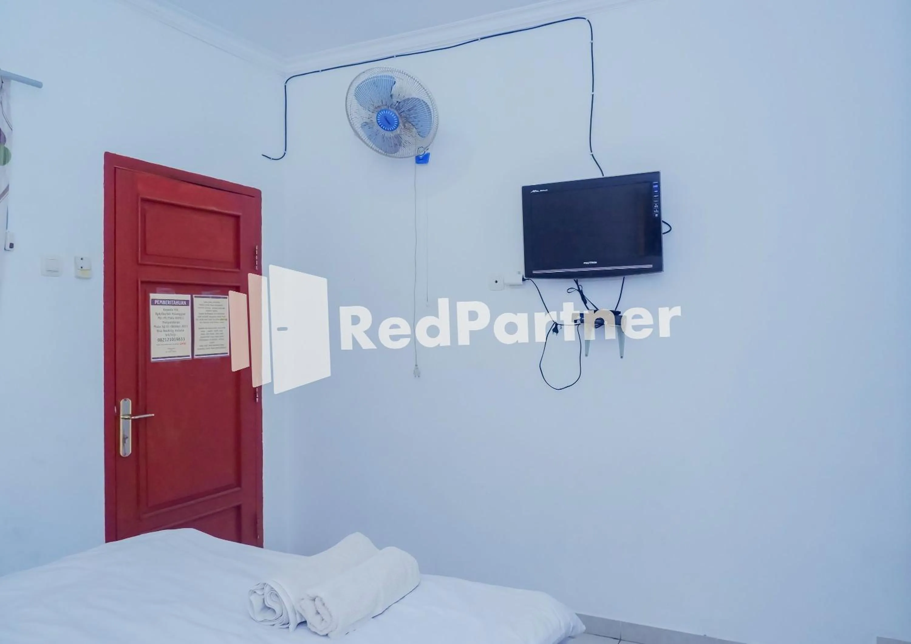 Bedroom, Bed in MS Hotel Pangandaran Mitra RedDoorz