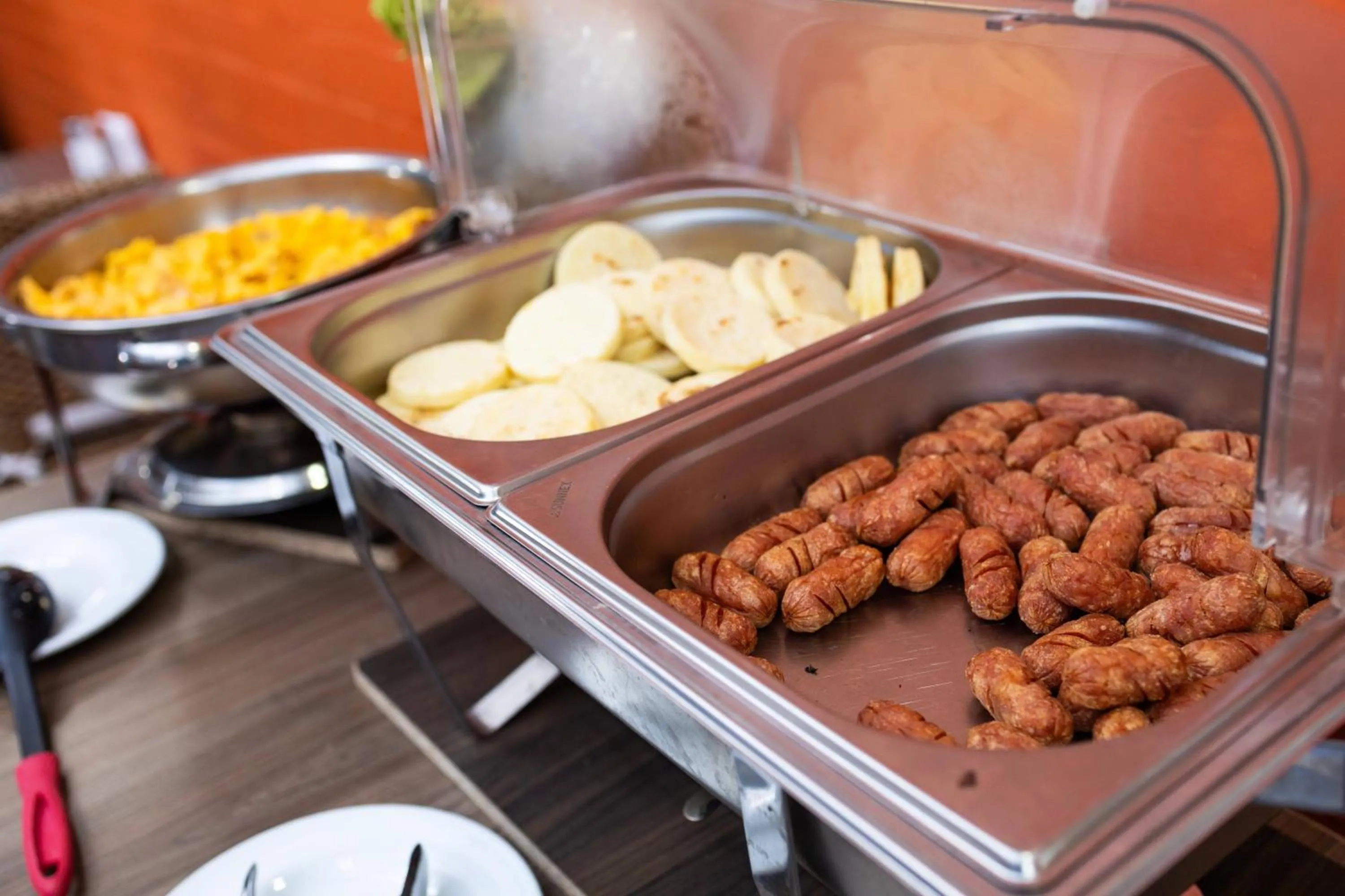 Buffet breakfast in Hotel Apartamentos Regency La Feria