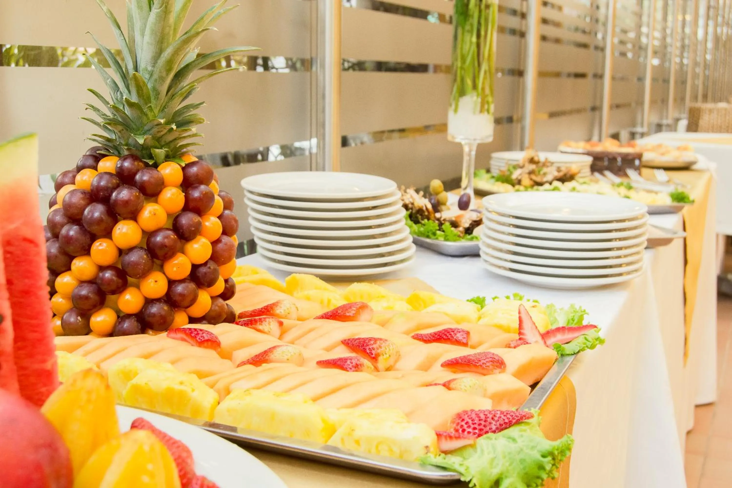 Restaurant/places to eat in Hotel Apartamentos Regency La Feria