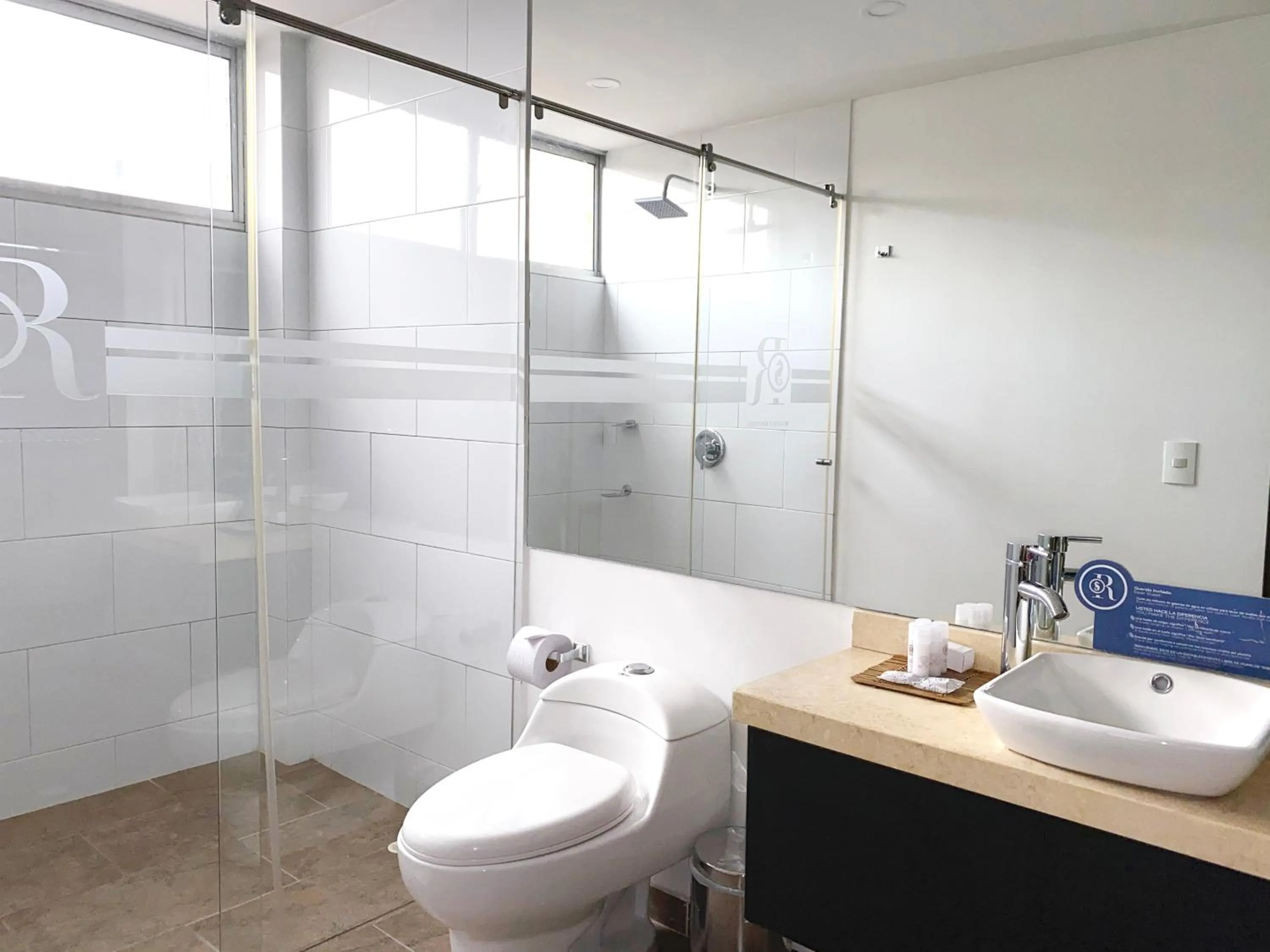 Bathroom in Hotel Apartamentos Regency La Feria