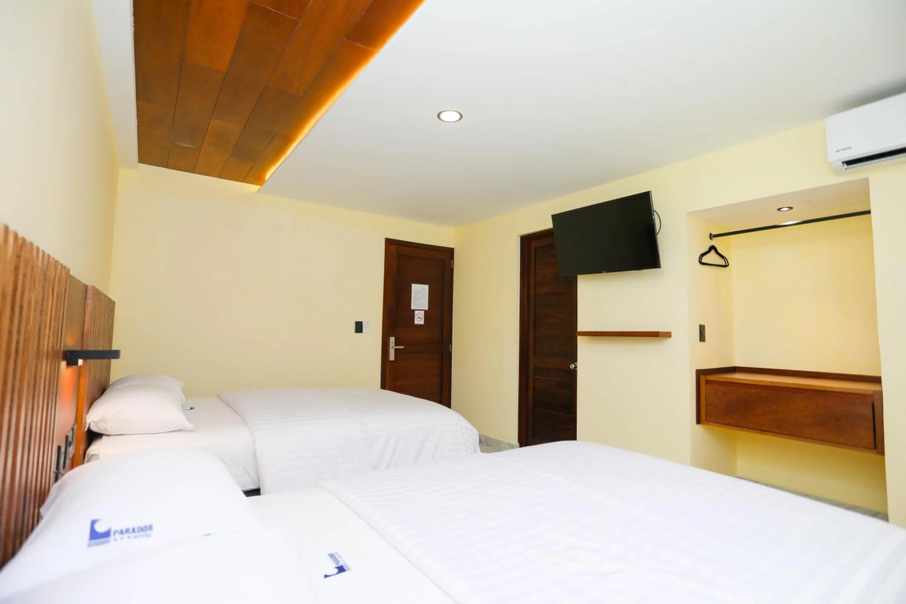 Photo of the whole room, Bed in Hotel Parador