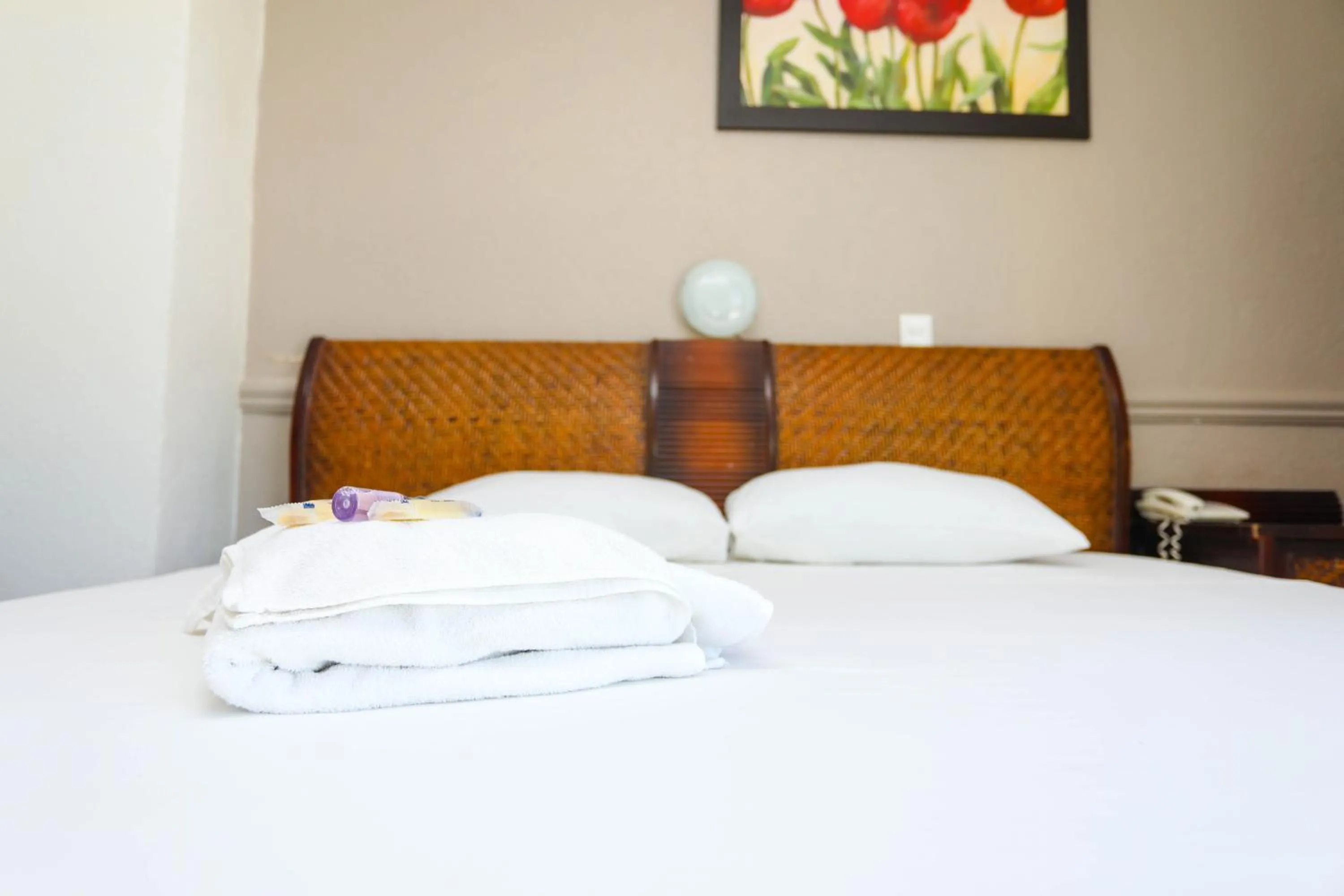 towels, Bed in Hotel Parador