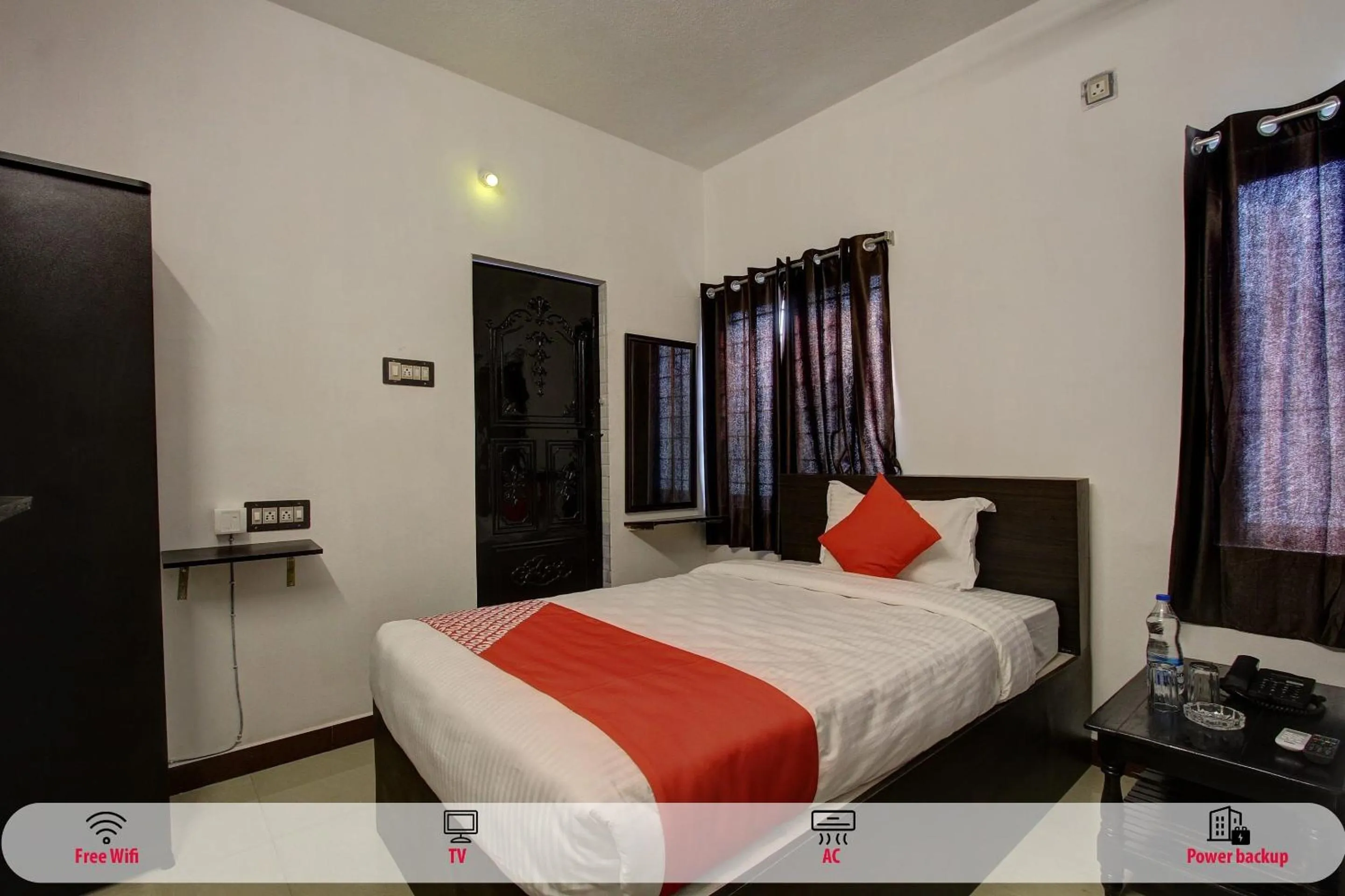 Bedroom, Bed in Hotel O by OYO roomz