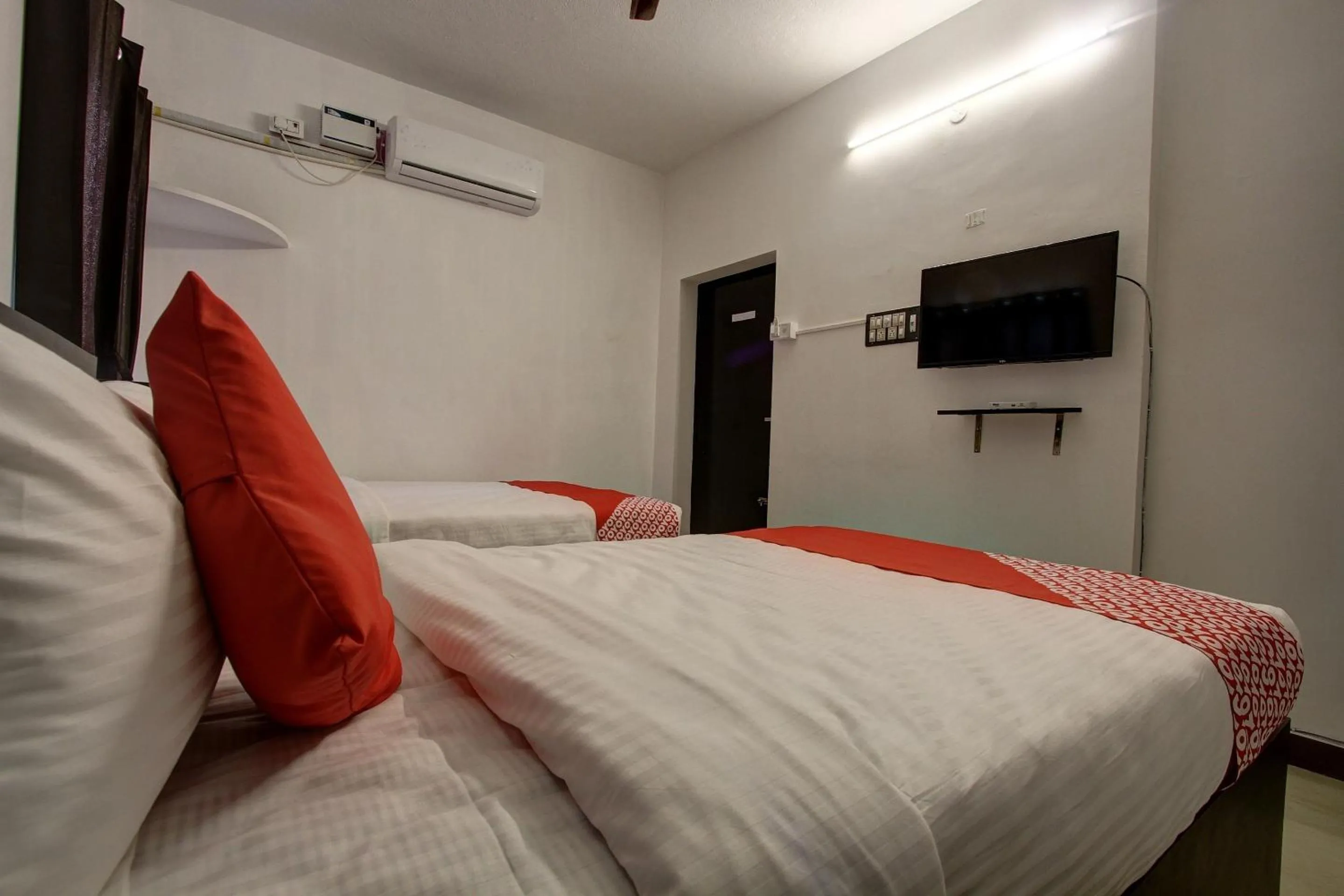 Bedroom, Bed in Hotel O by OYO roomz