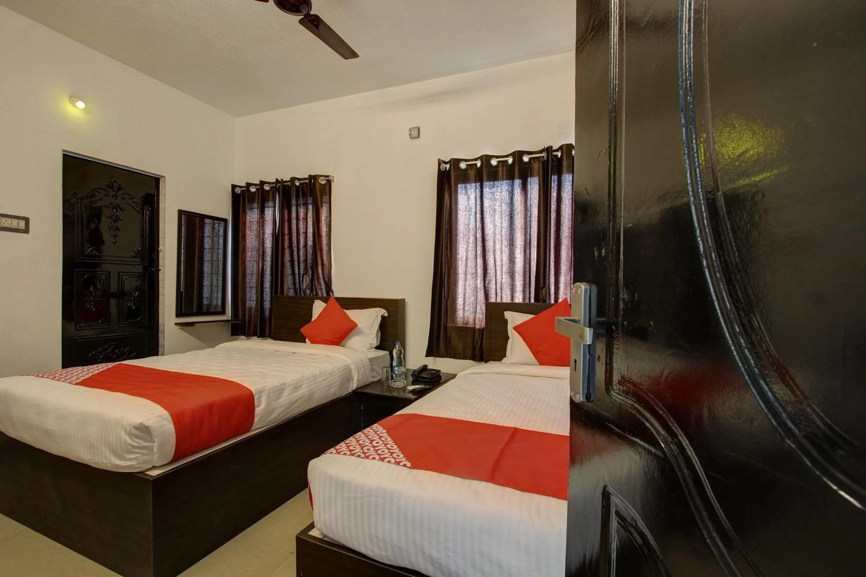 Bedroom, Bed in Hotel O by OYO roomz