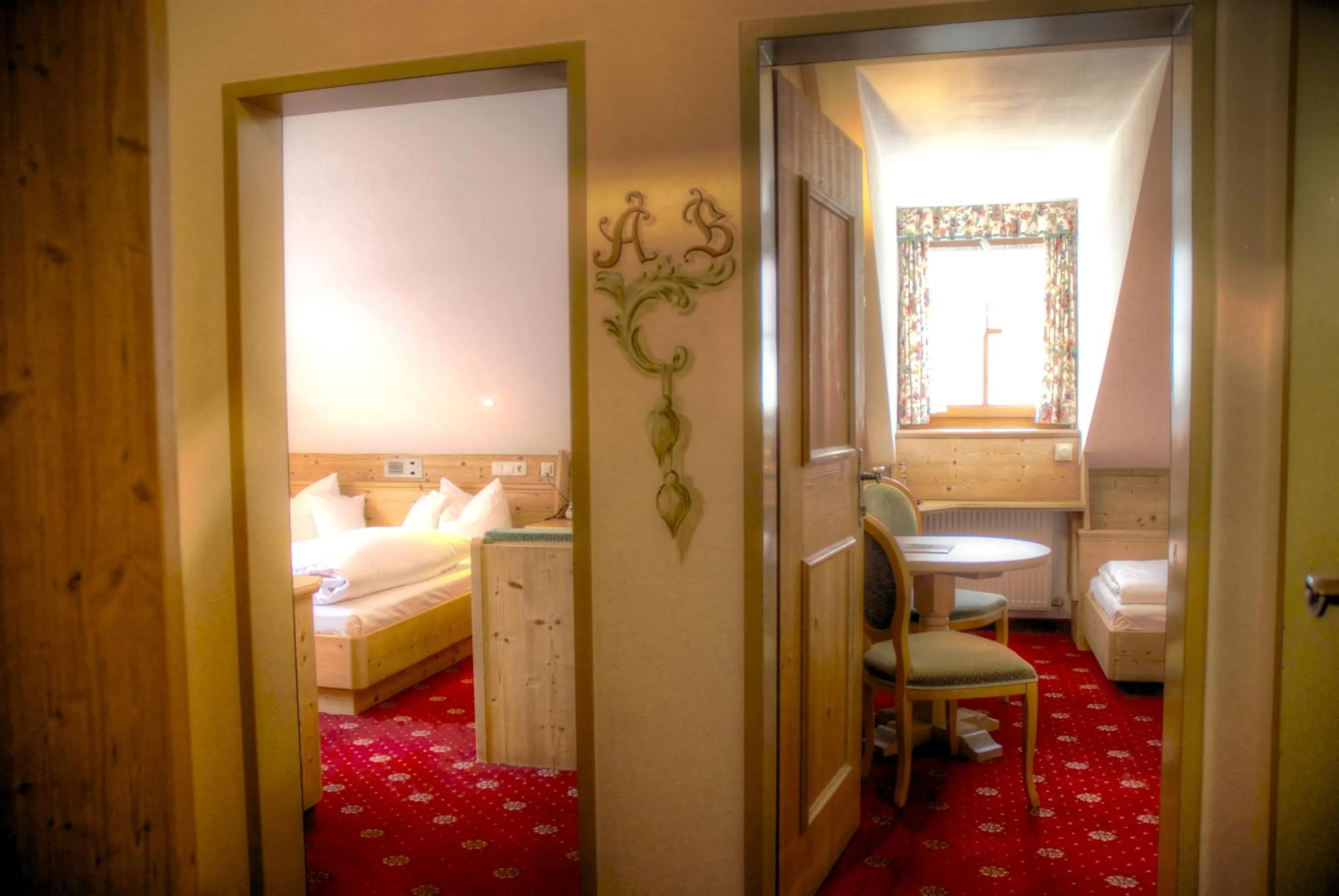 Photo of the whole room, Bed in Hotel Hölzer Bräu by Lehmann Hotels
