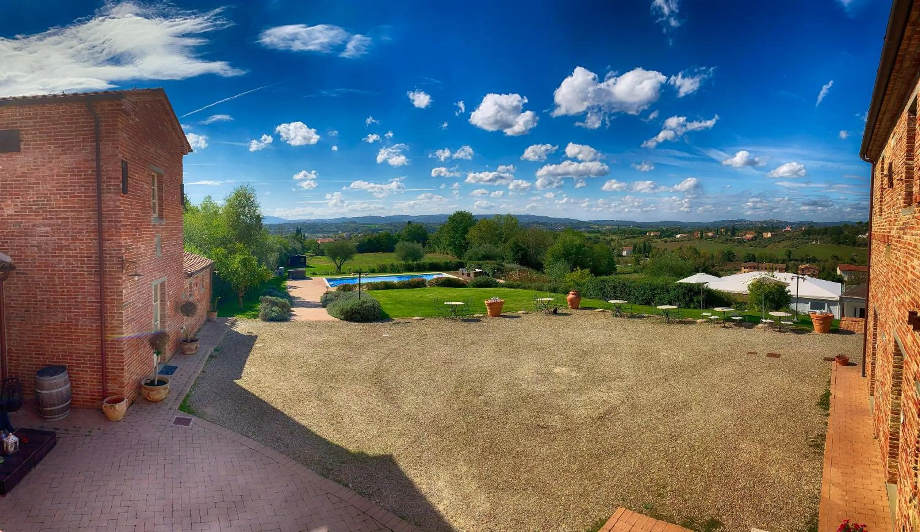 Garden view in Casale Cardini