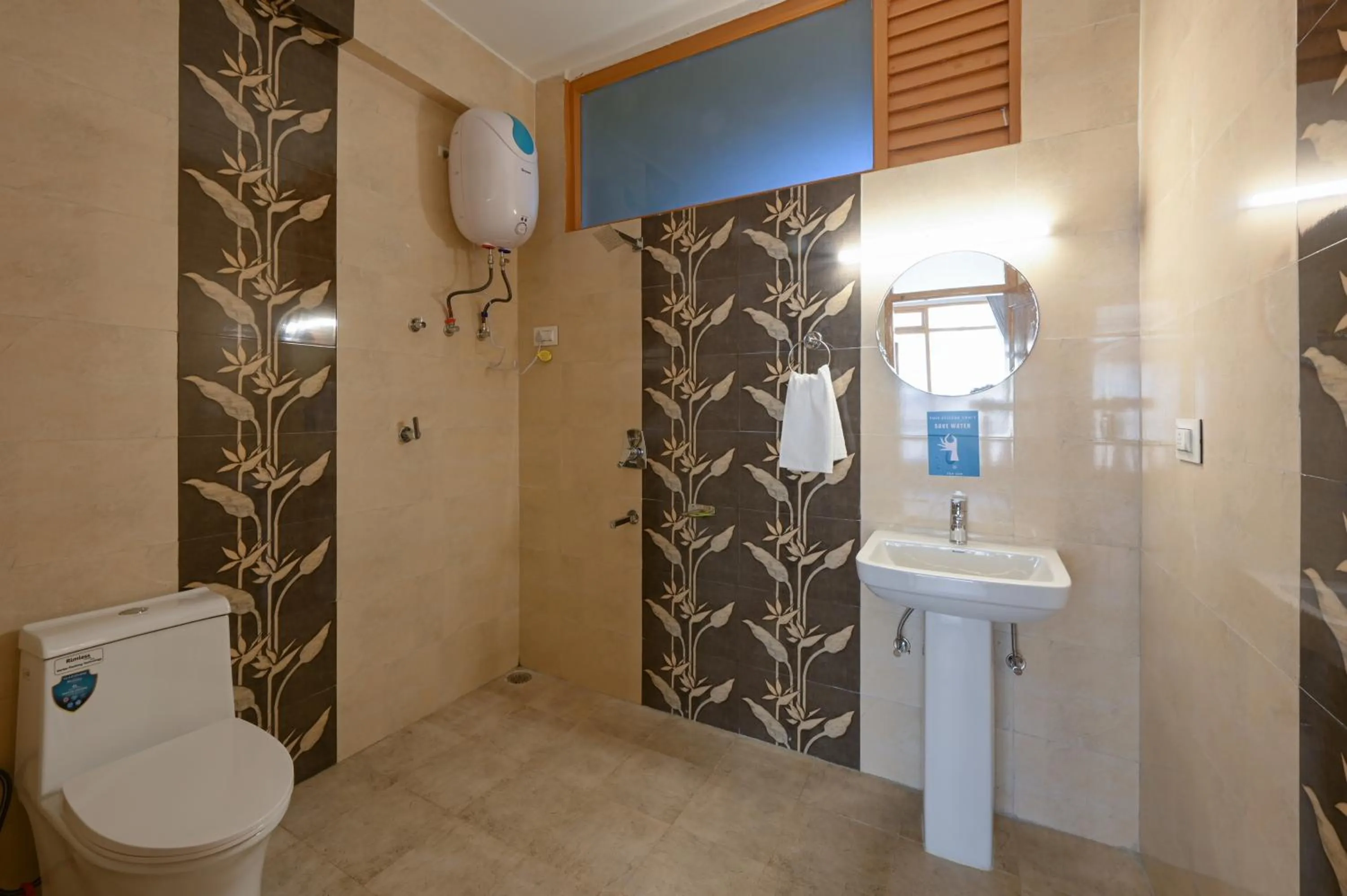 Bathroom in Zostel Dobhi, Manali