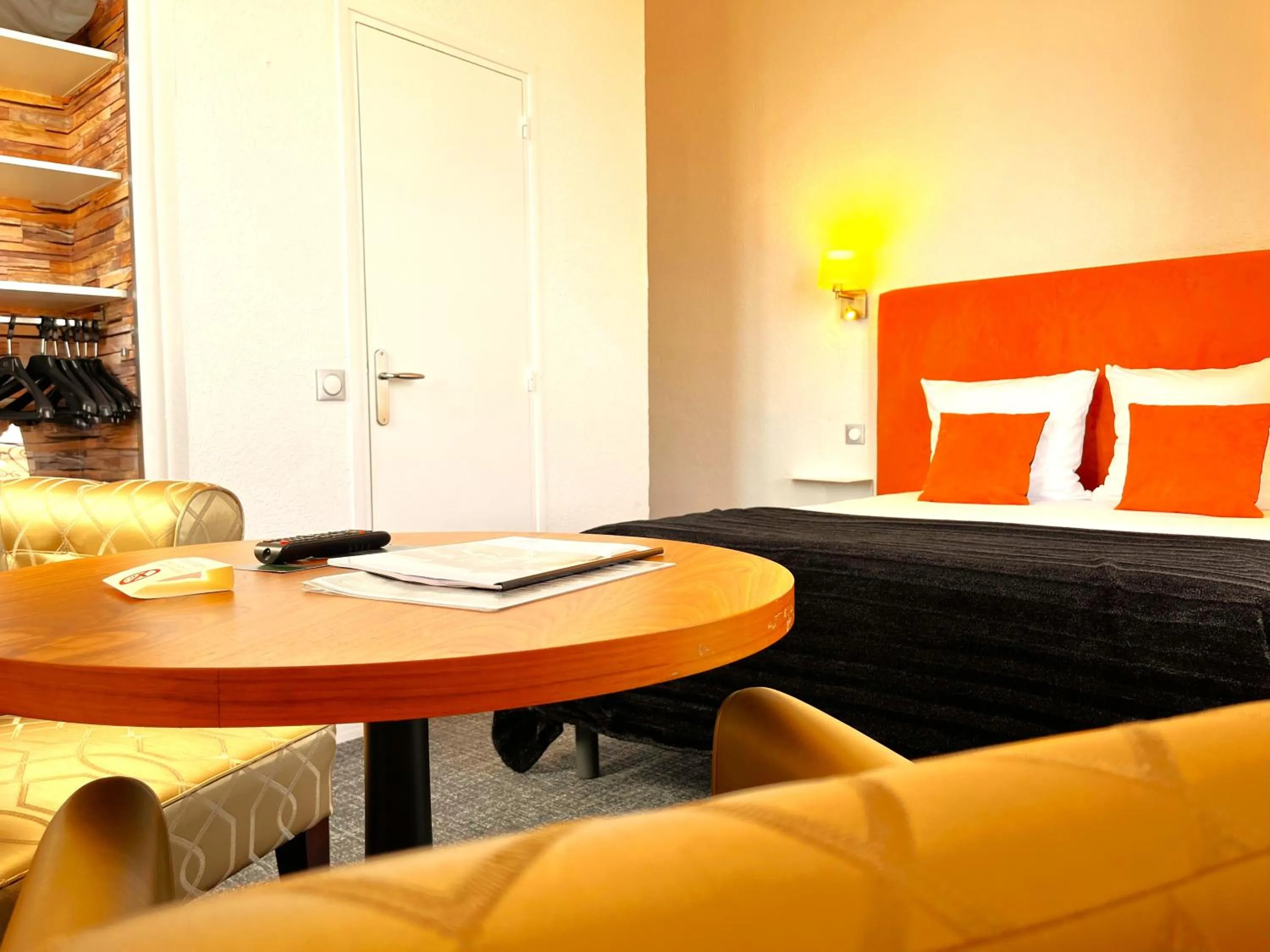 Photo of the whole room in La Villa Andry