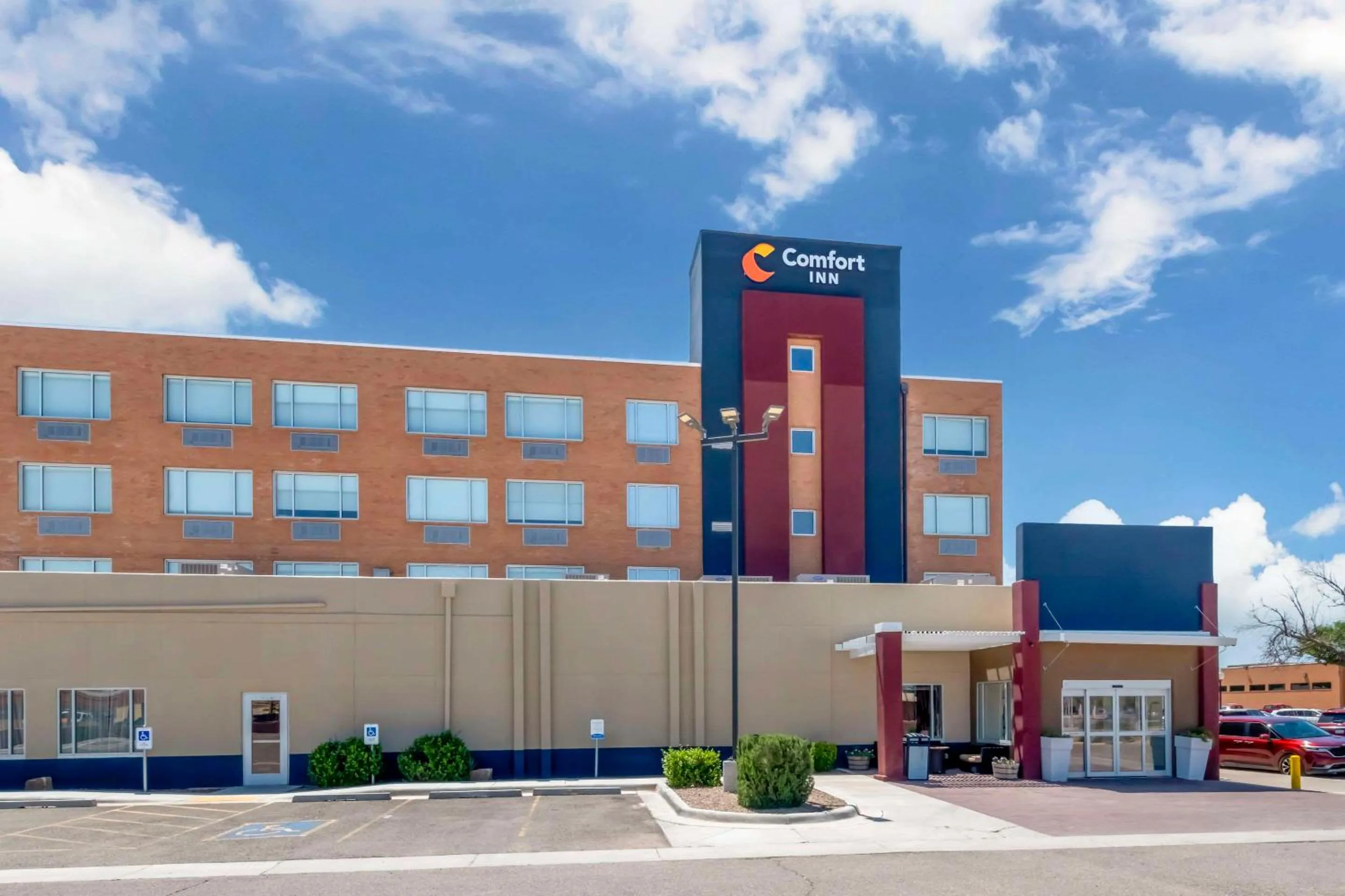 Property building in Best Western Plus Portales Inn