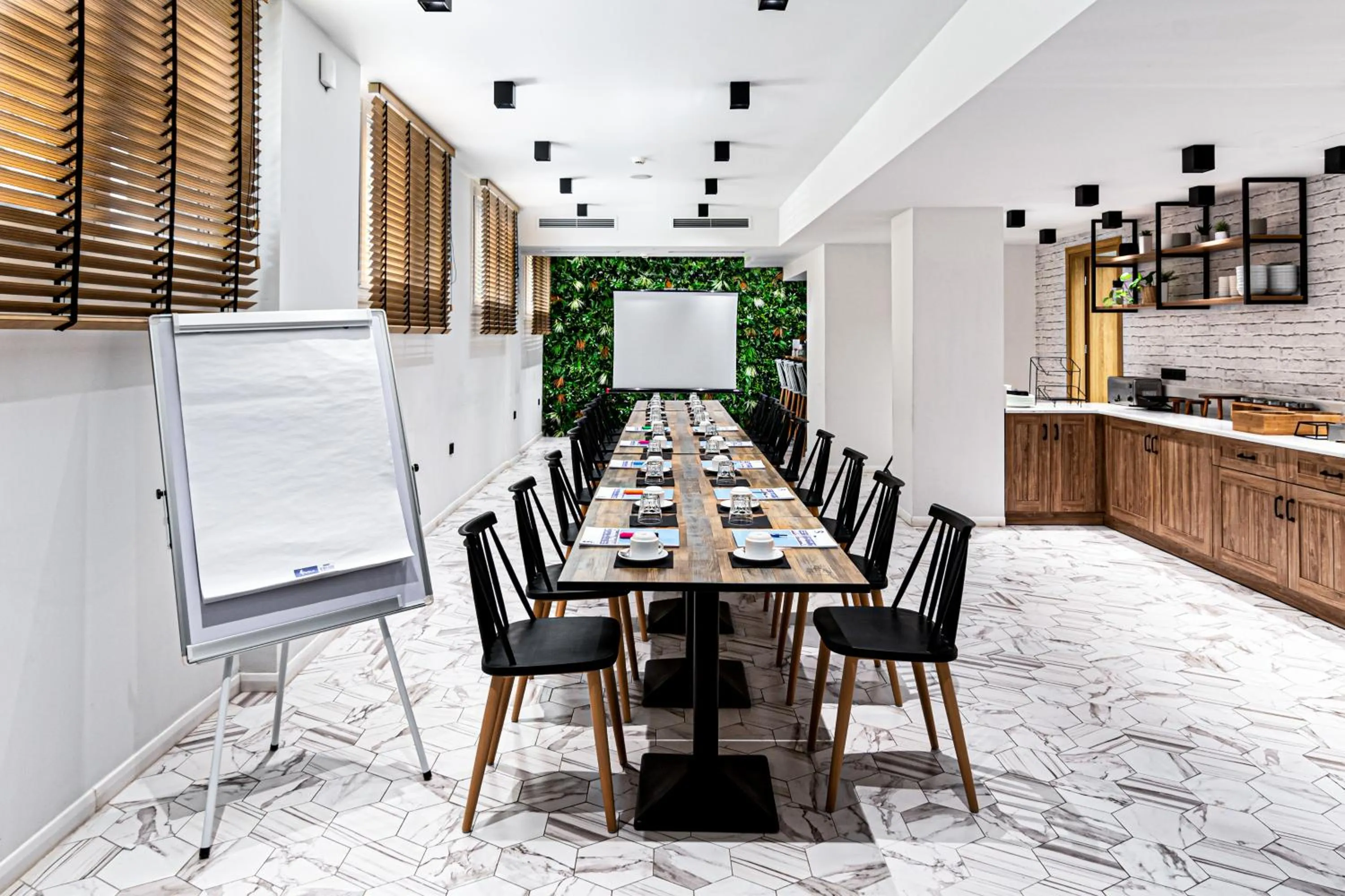 Meeting/conference room in 31 Doors Hotel