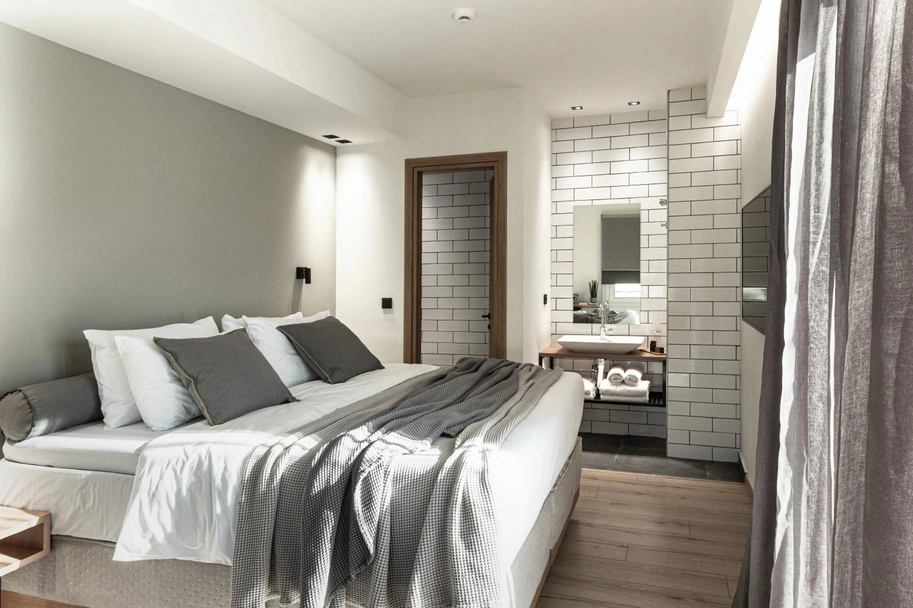 Bedroom, Bed in 31 Doors Hotel