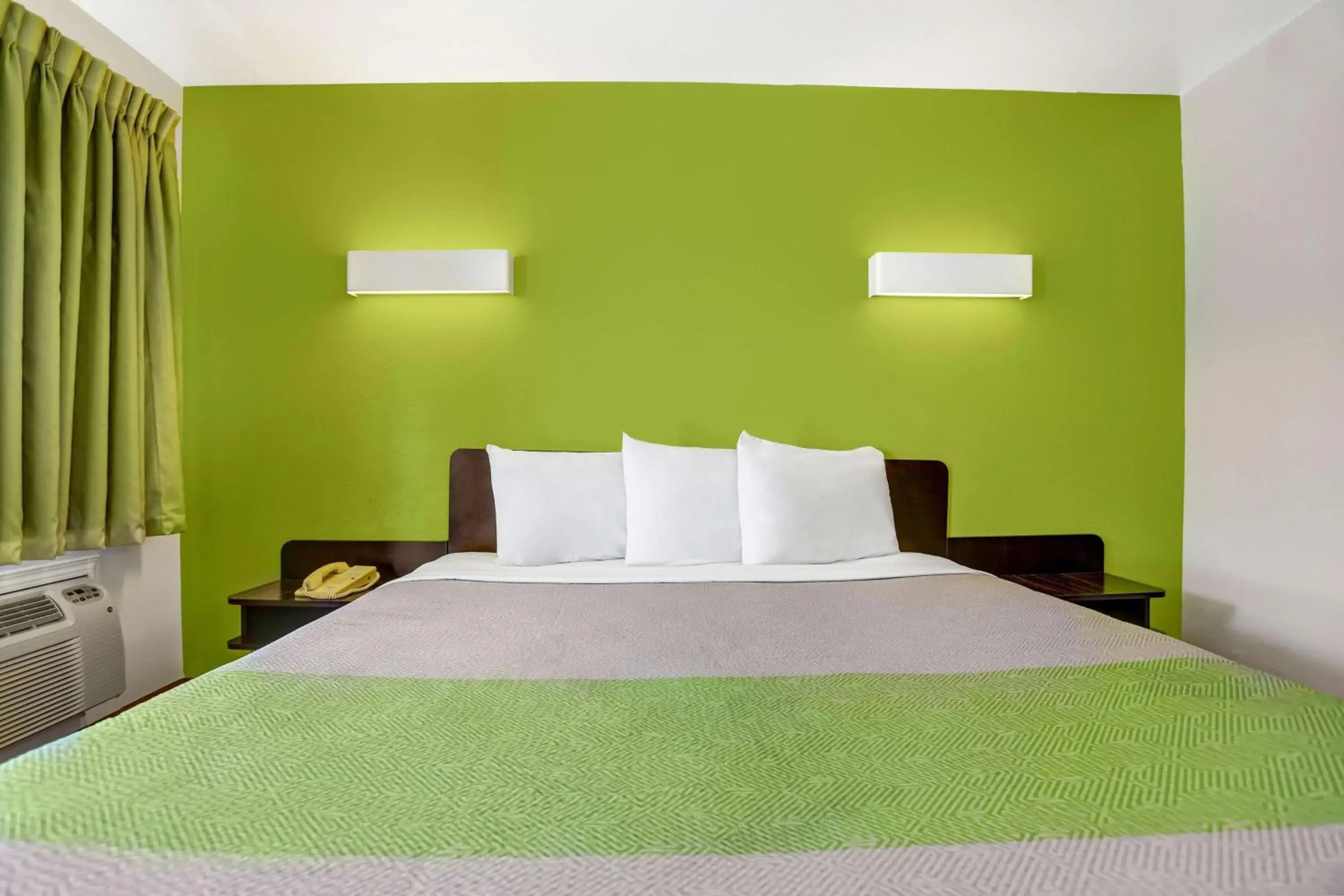 King Room - Non-Smoking in Motel 6-Payson, AZ King Room - Non-Smoking in Motel 6-Payson, AZ