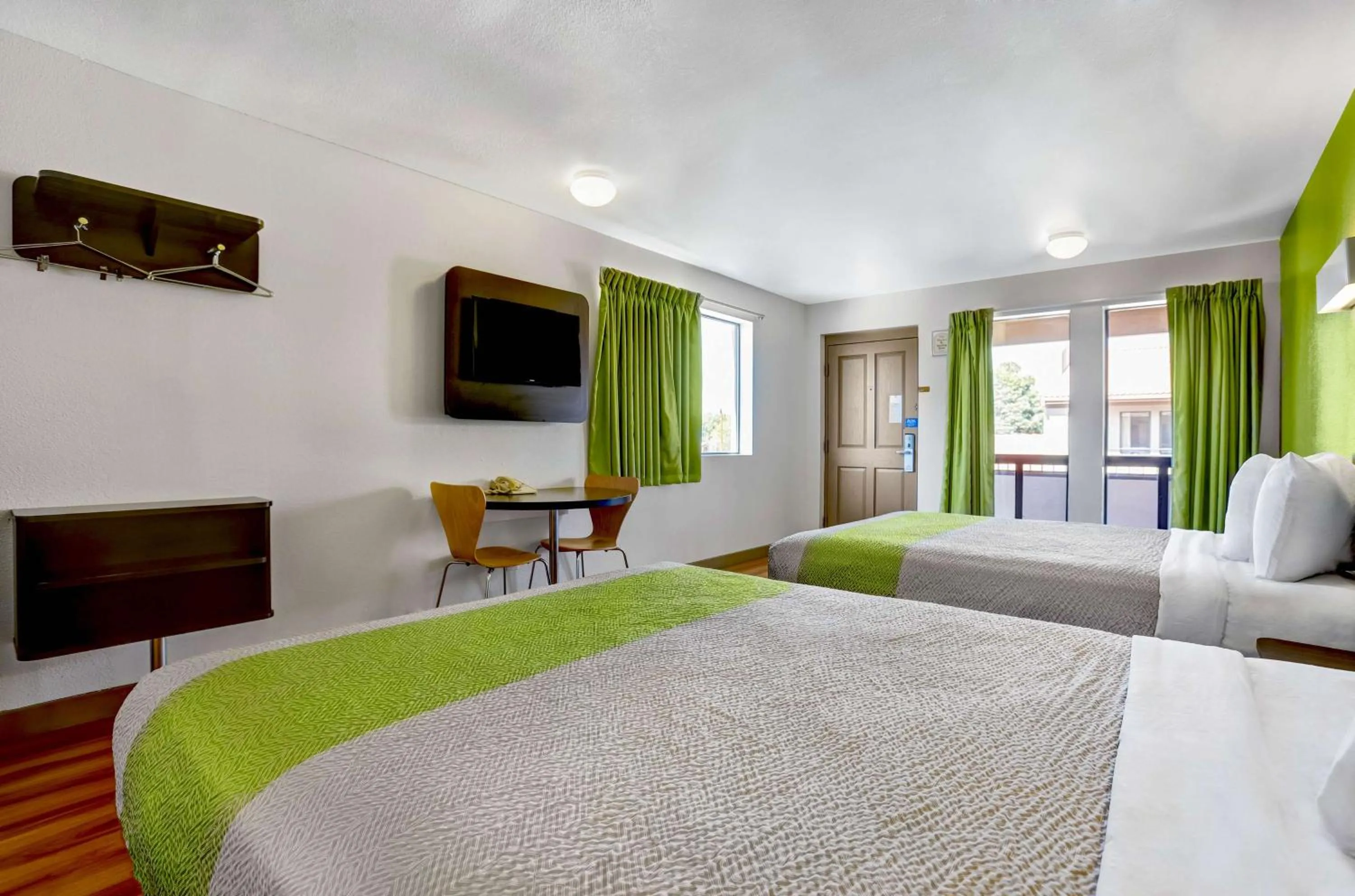 Photo of the whole room, Bed in Motel 6-Payson, AZ