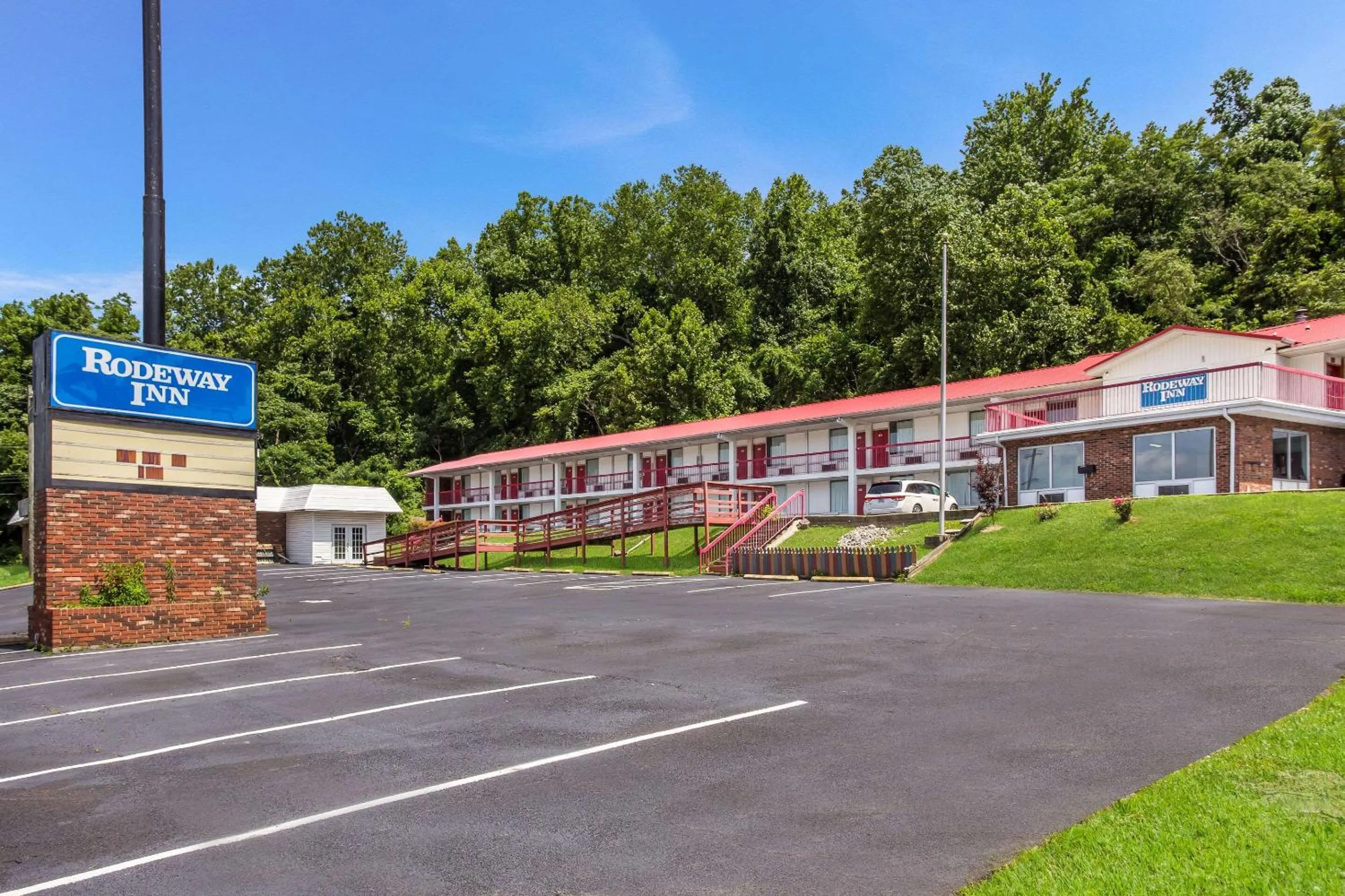 Property building in Rodeway Inn