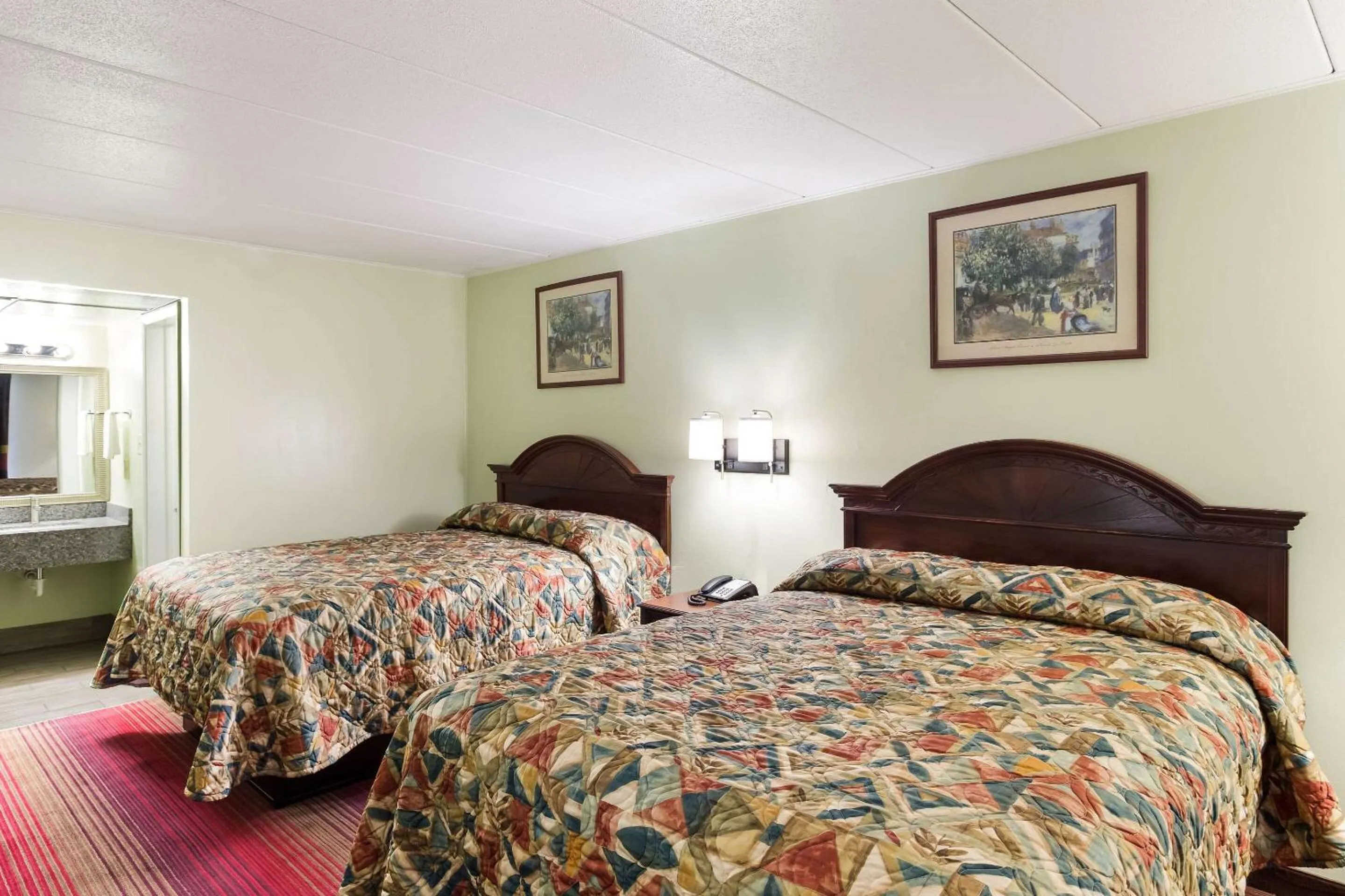 Bedroom, Bed in Rodeway Inn