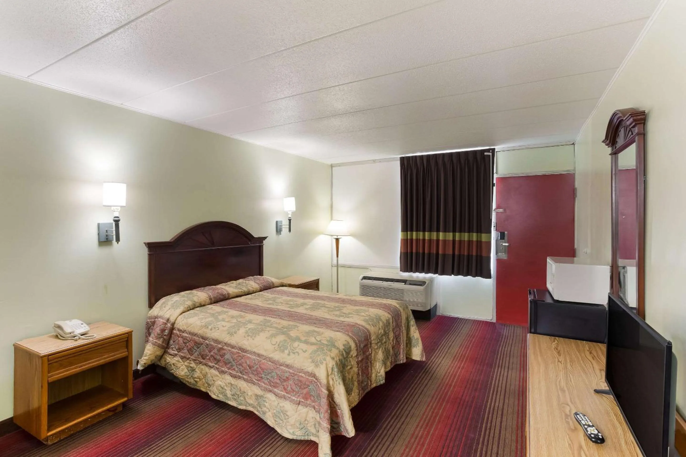 Bedroom, Bed in Rodeway Inn