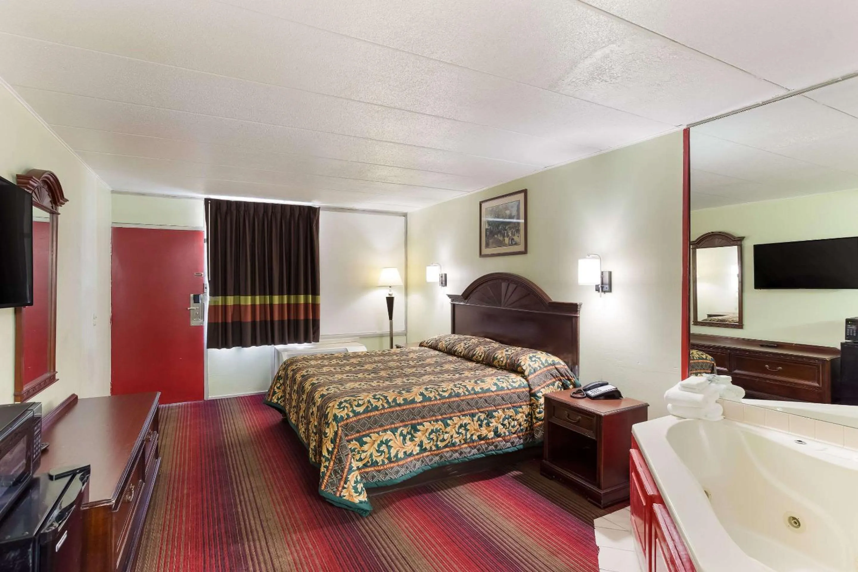 Photo of the whole room, Bed in Rodeway Inn
