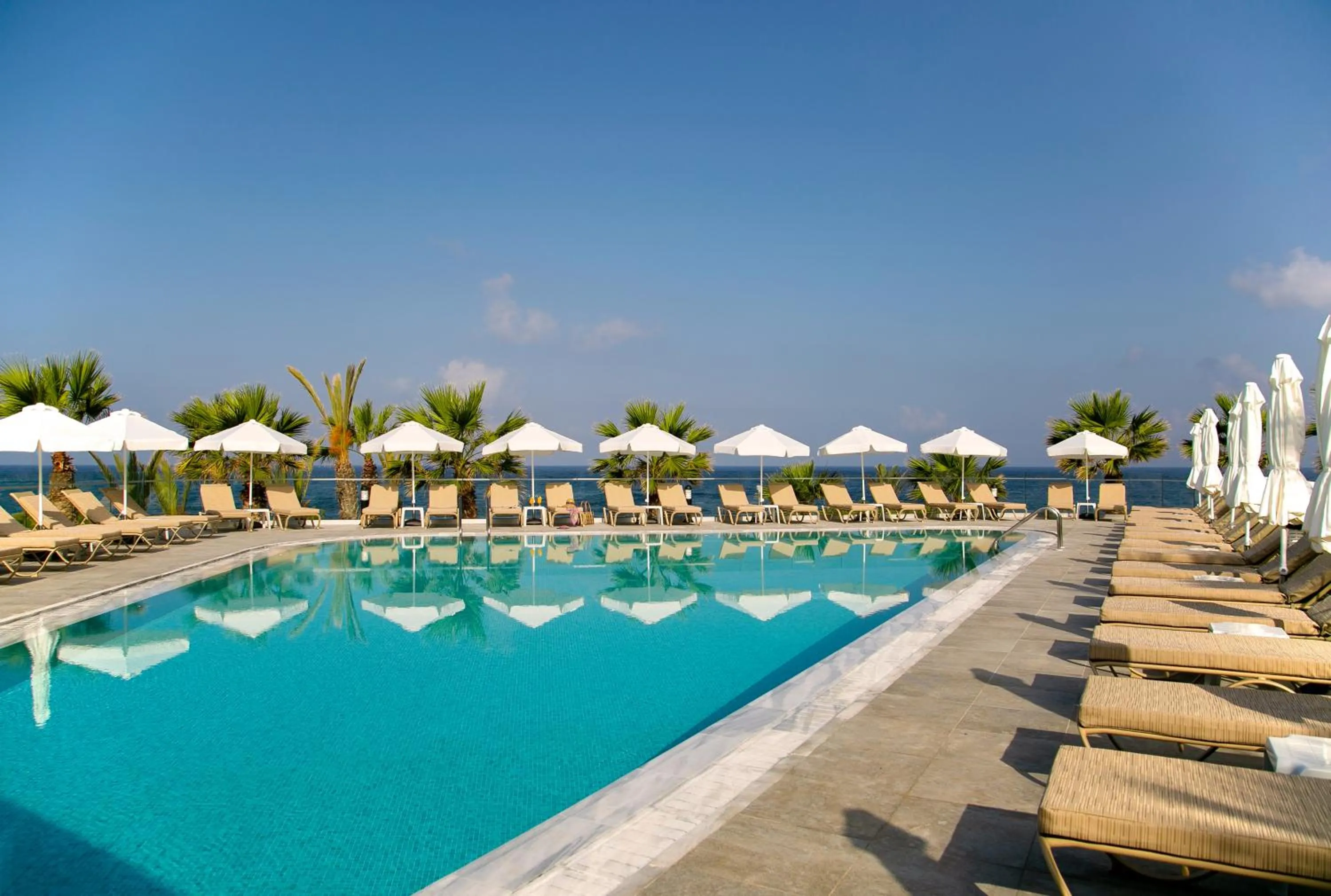 Swimming pool in Louis Paphos Breeze
