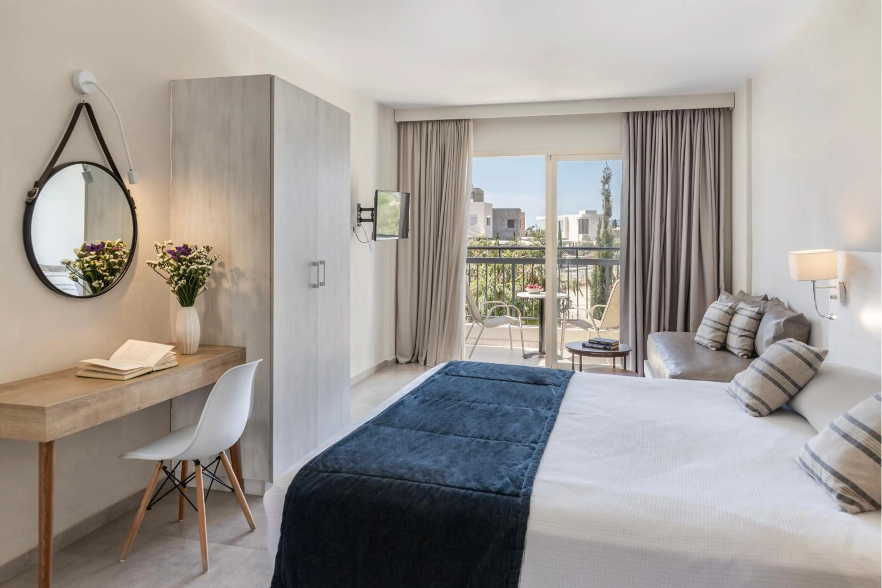 Bed in Louis Paphos Breeze