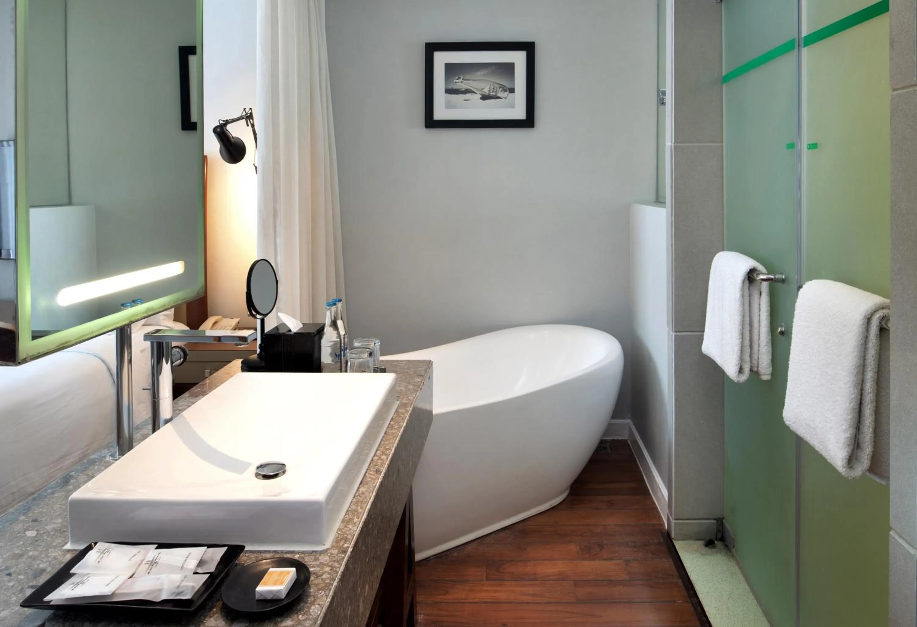 Hot Tub, Bed in The Kuta Beach Heritage Hotel - Managed by Accor