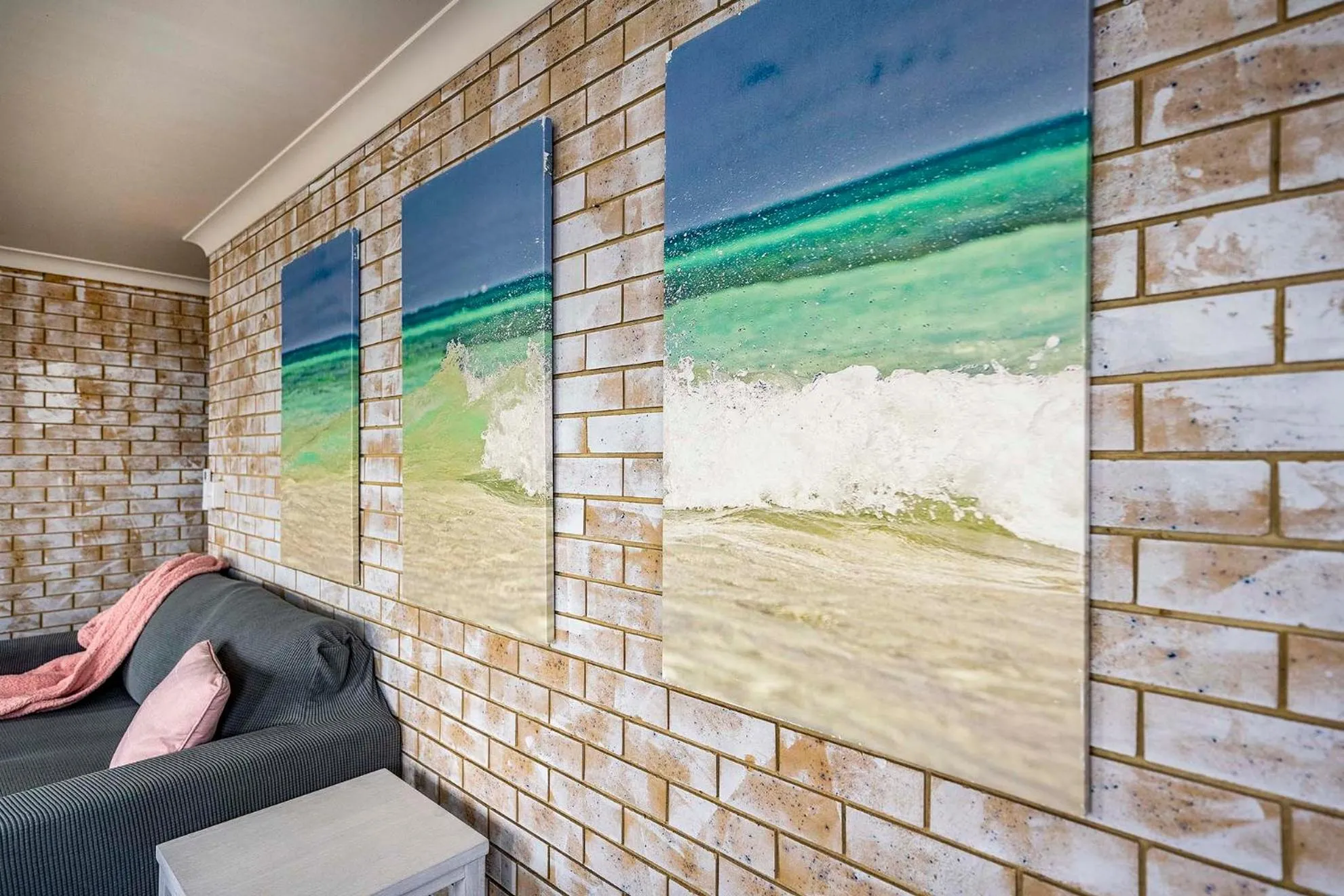 Living room in Coast Inn Motel