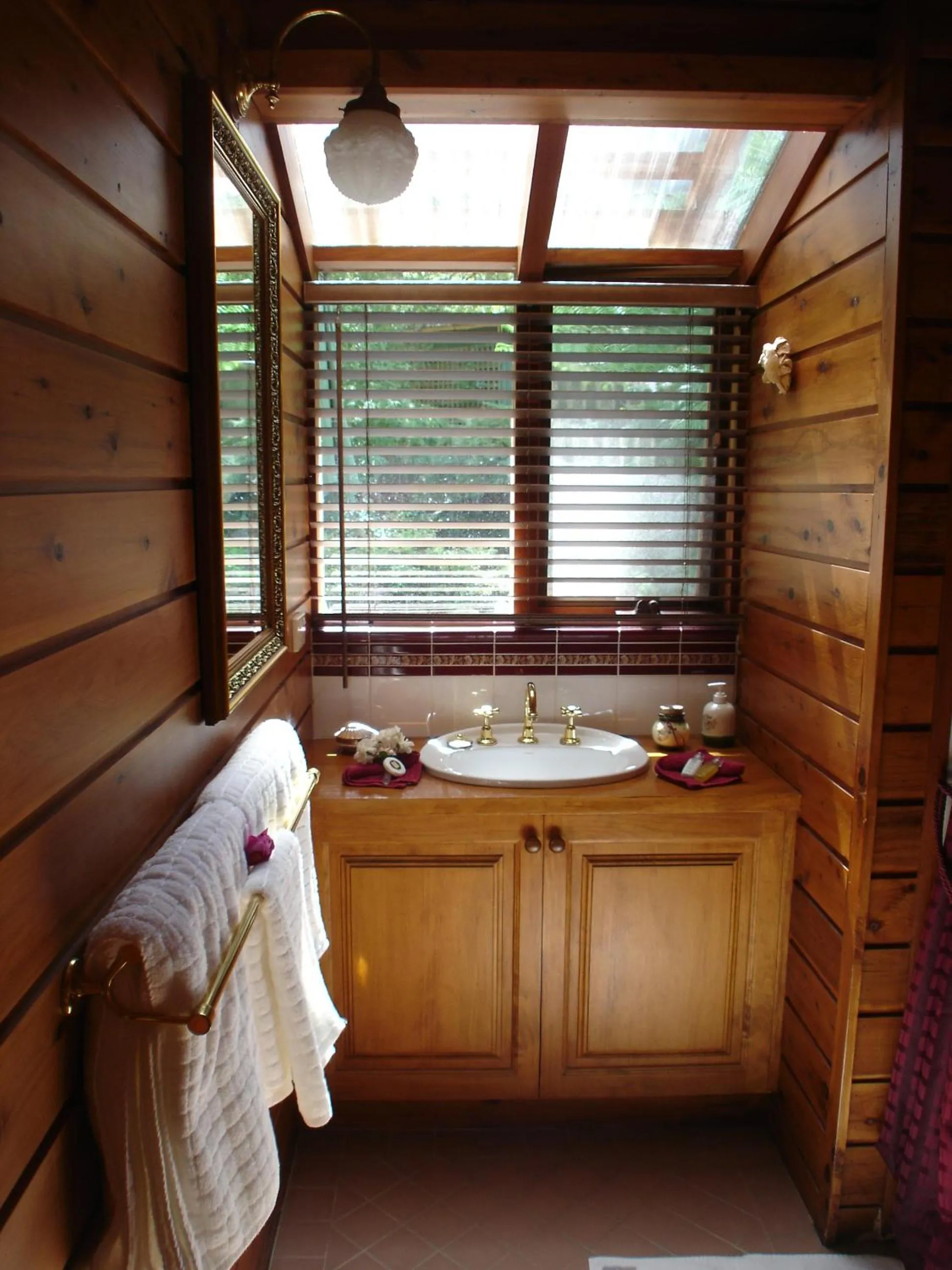Bathroom in Forget Me Not Cottages