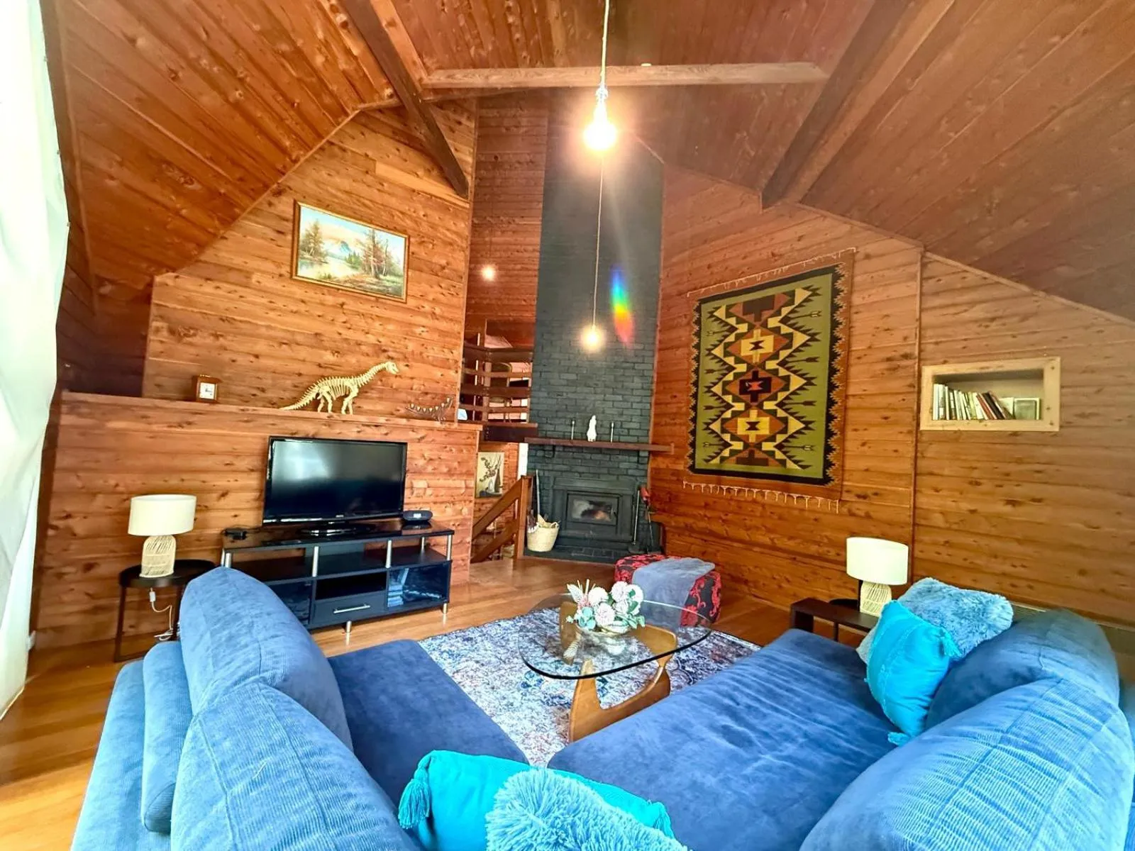 Communal lounge/ TV room in Forget Me Not Cottages