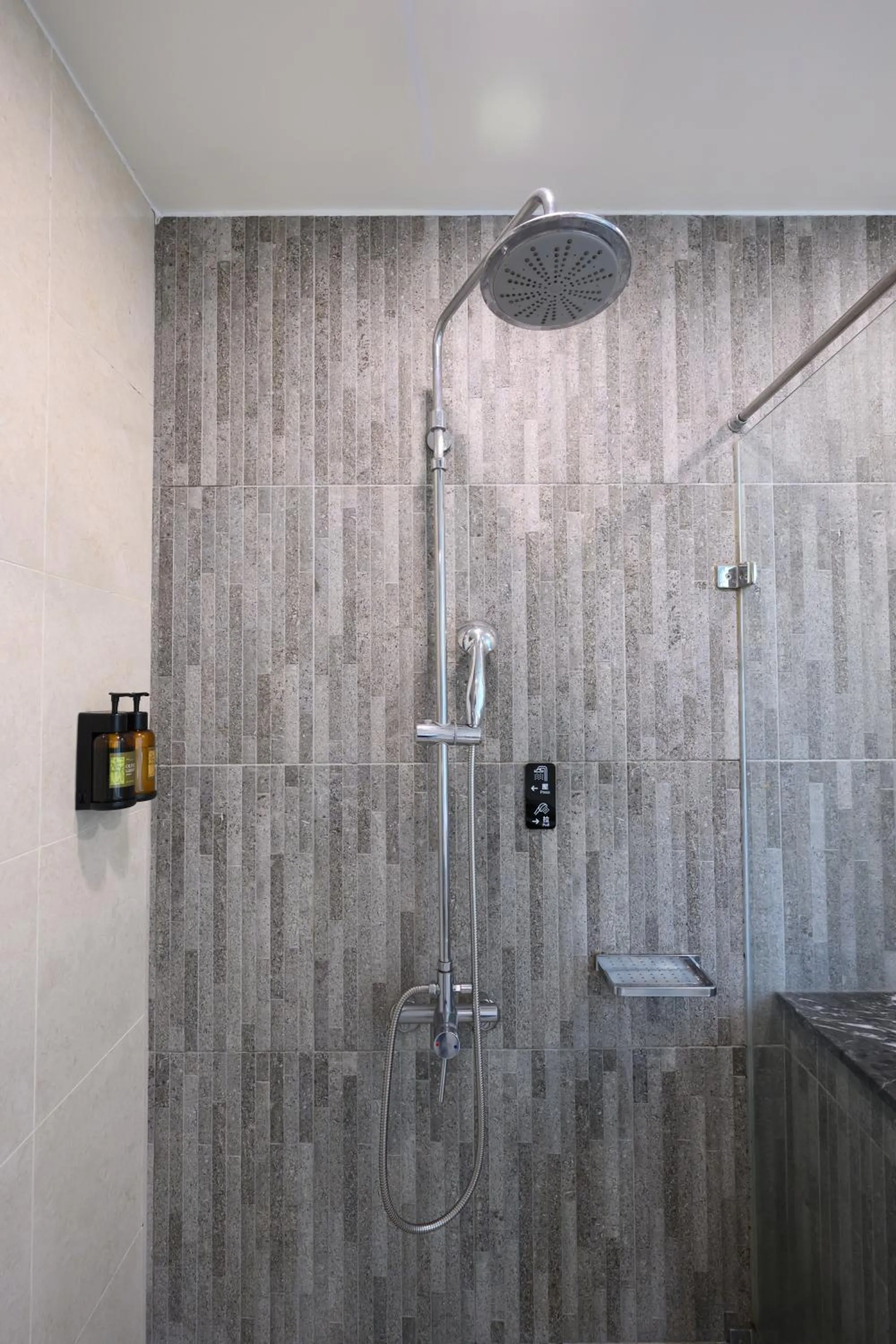 Shower in Hotel Geight Taipei