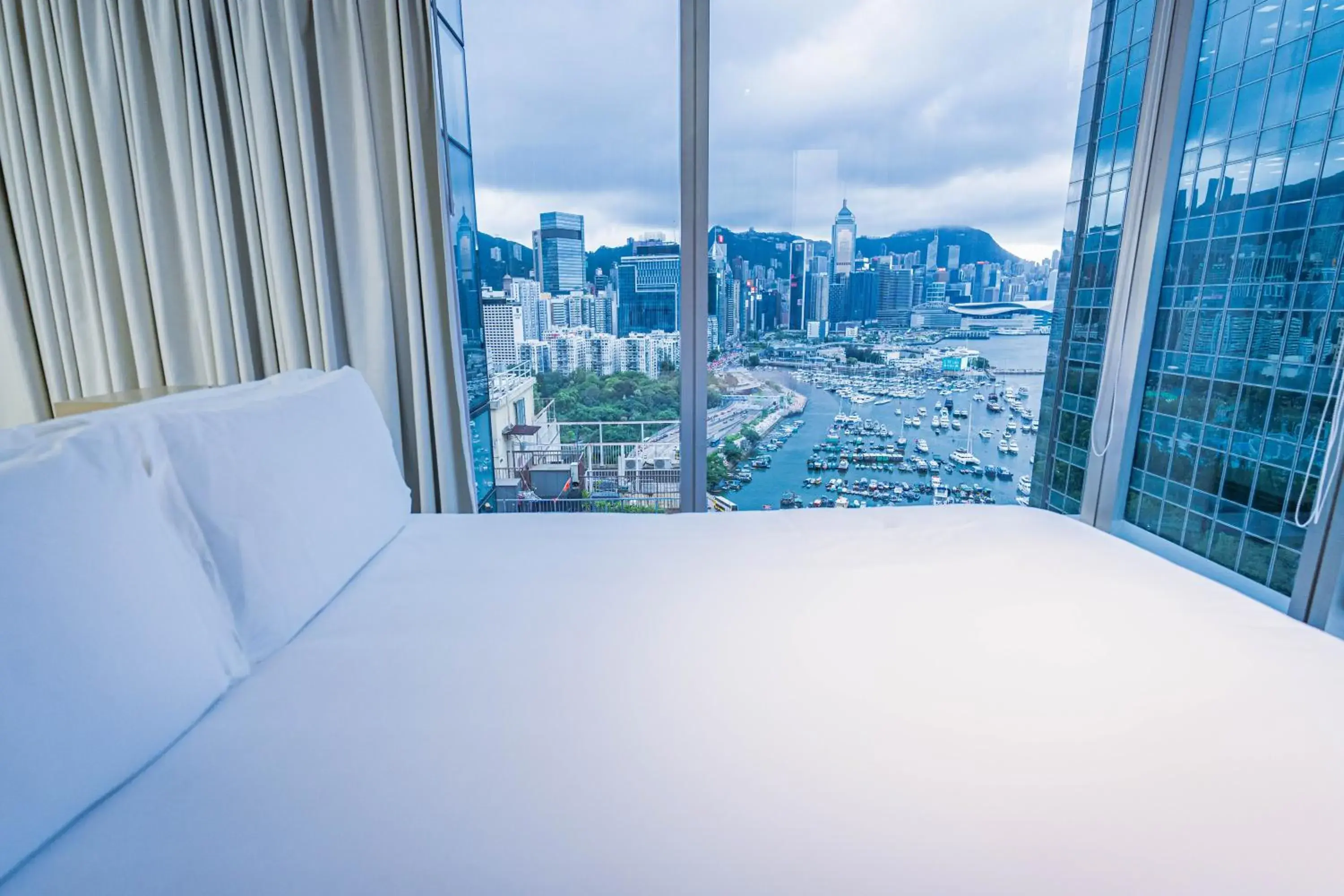 Deluxe Queen Room in Twenty One Whitfield Deluxe Queen Room in Twenty One Whitfield