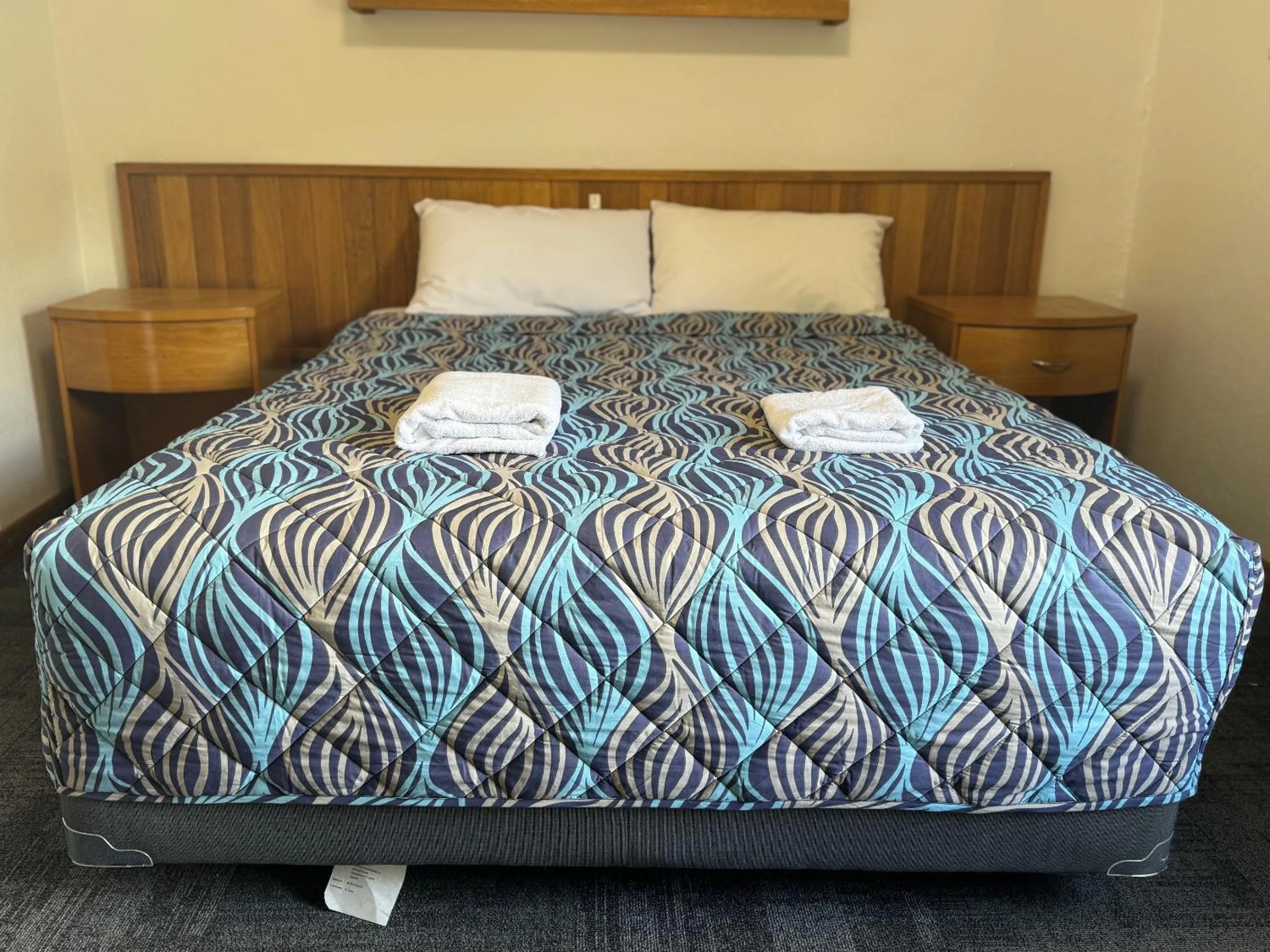 Bed in Tollgate Motel