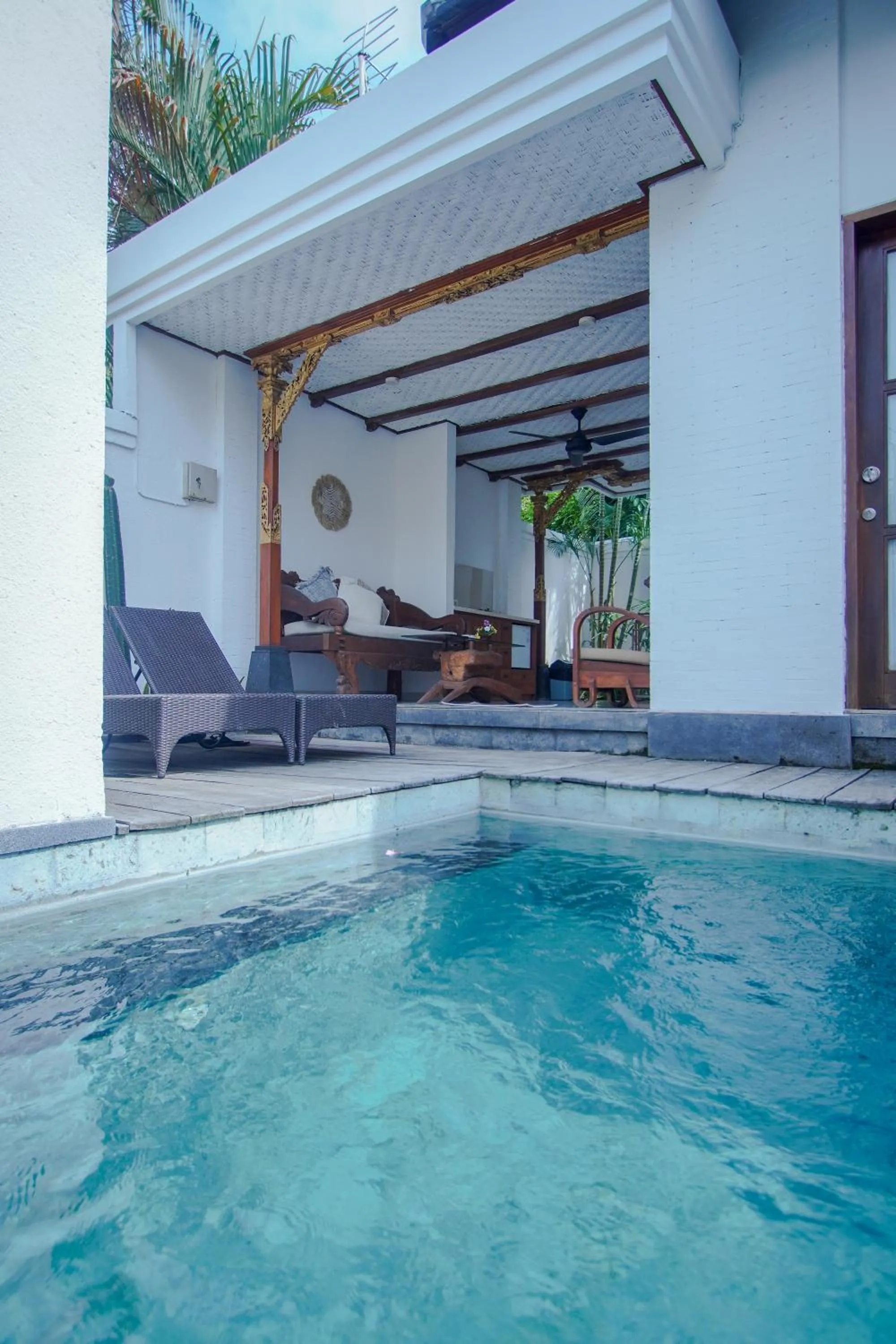 Property building in The Calmtree Bungalows