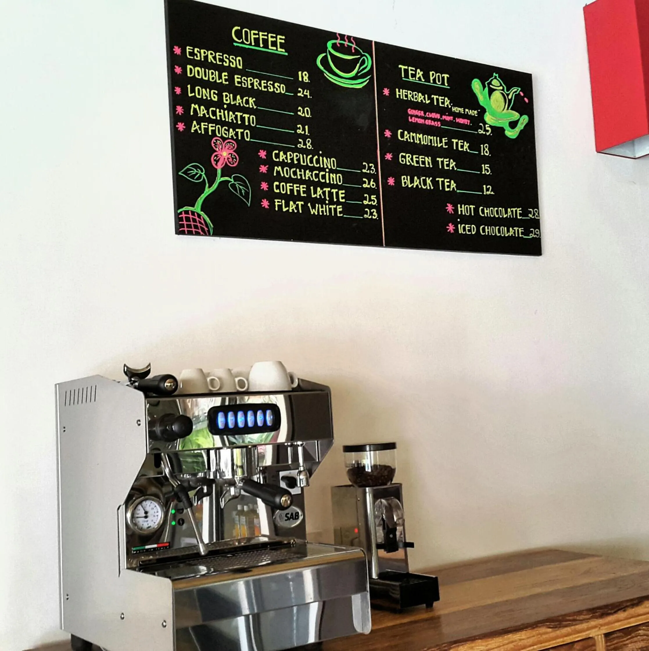 Coffee/tea facilities in The Calmtree Bungalows