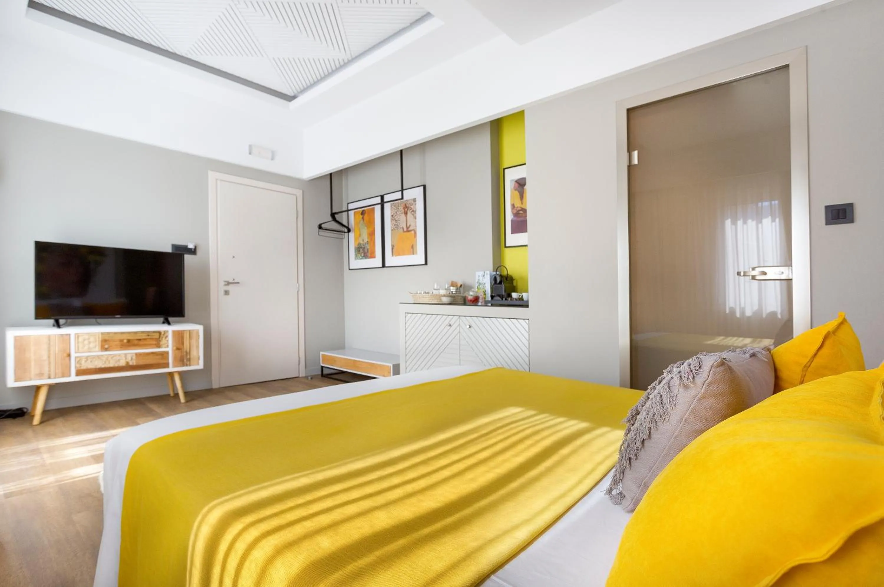 TV and multimedia, Bed in Artree Suites