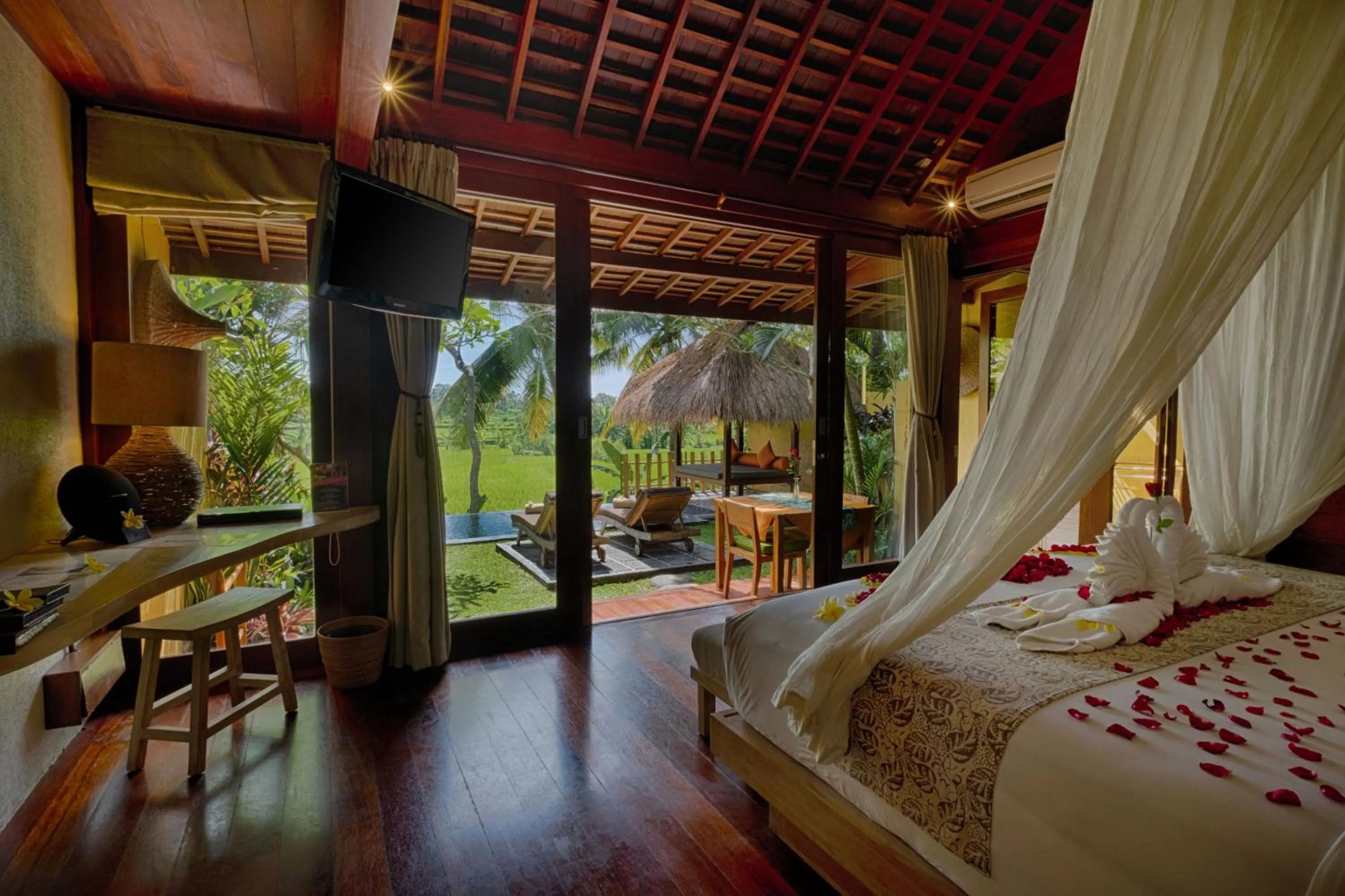 Property building, Bed in Ubud Padi Villas