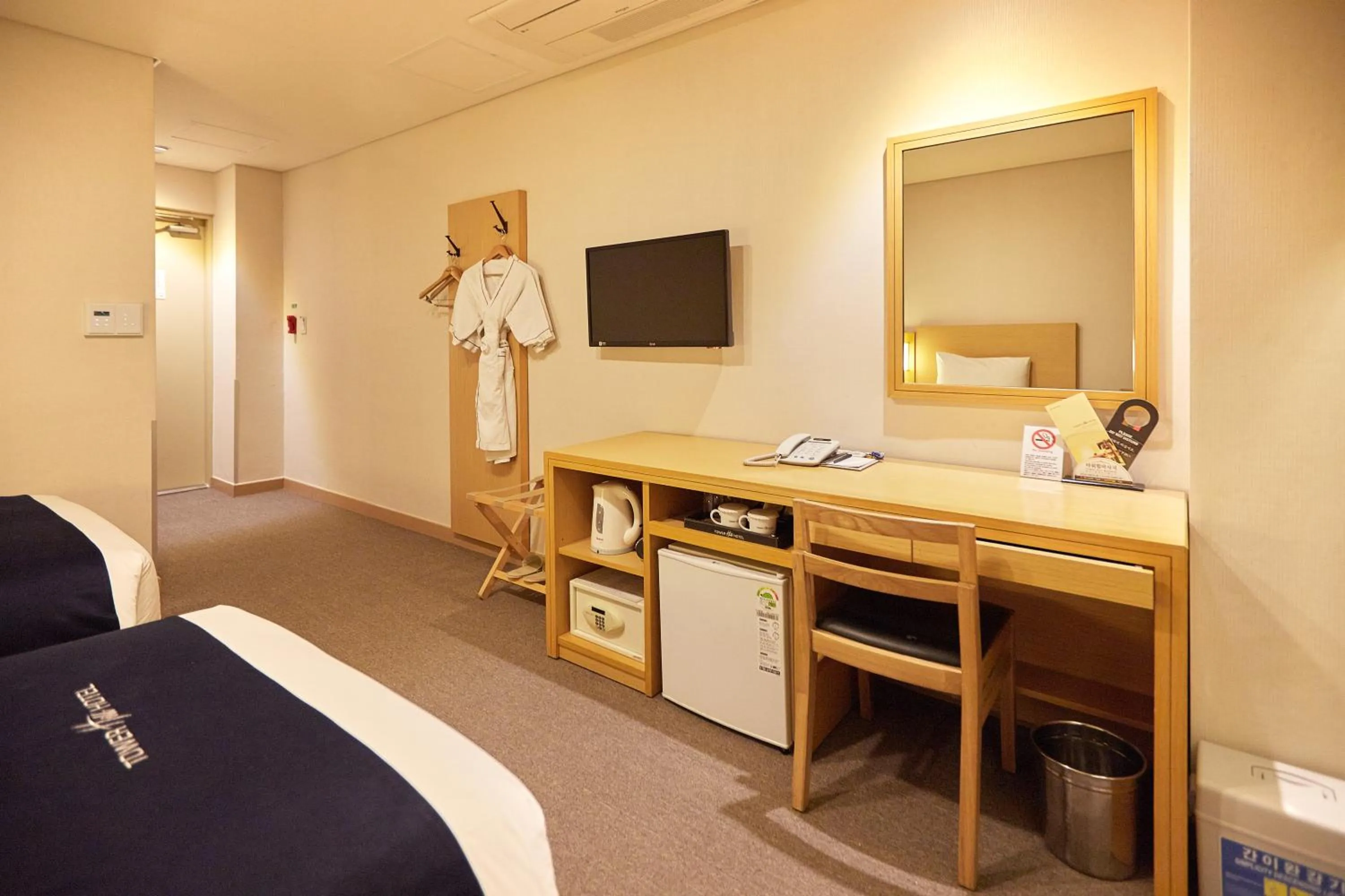 Bed in Towerhill Hotel