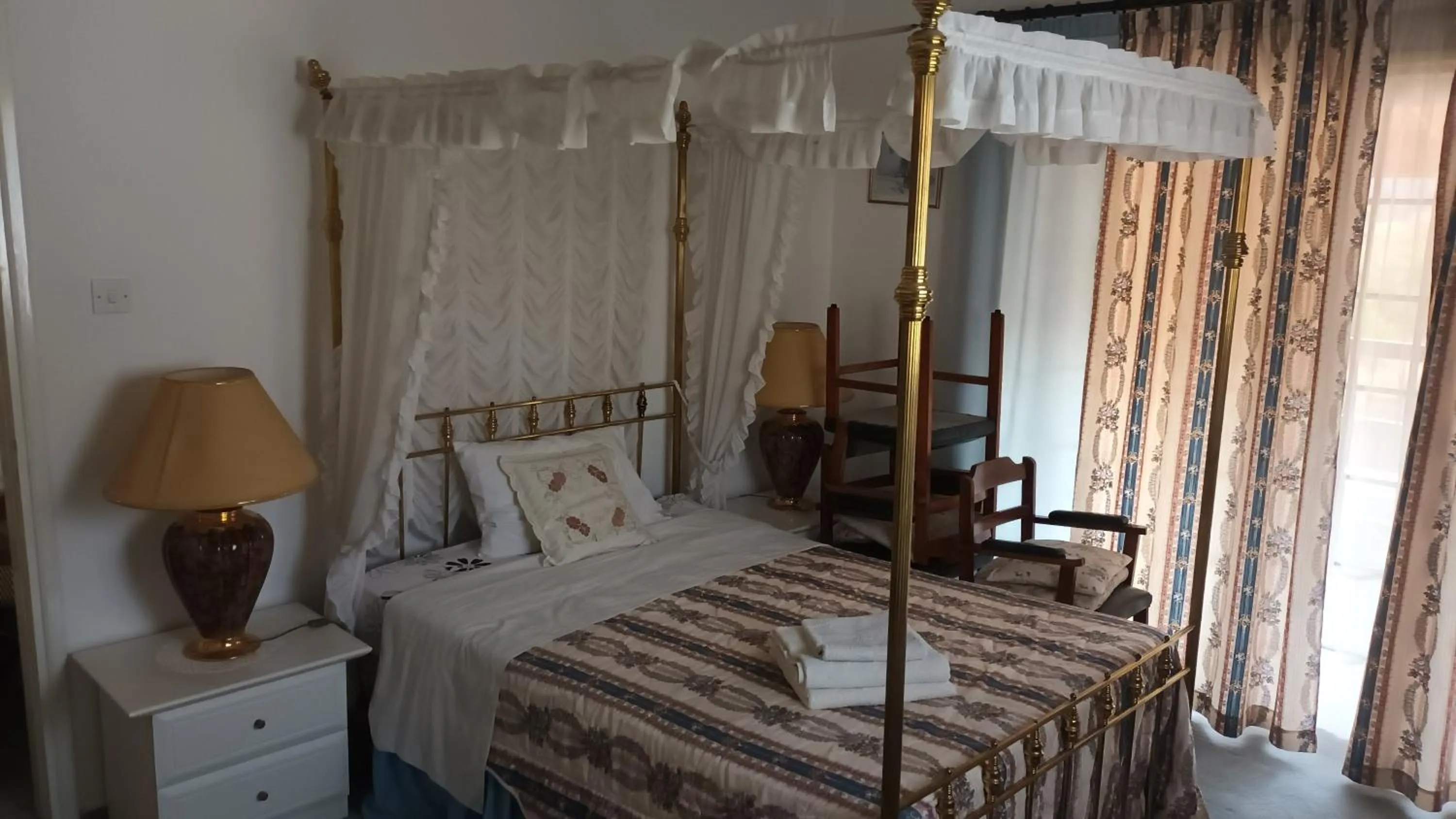 Bedroom, Bed in Greenfields Country Club