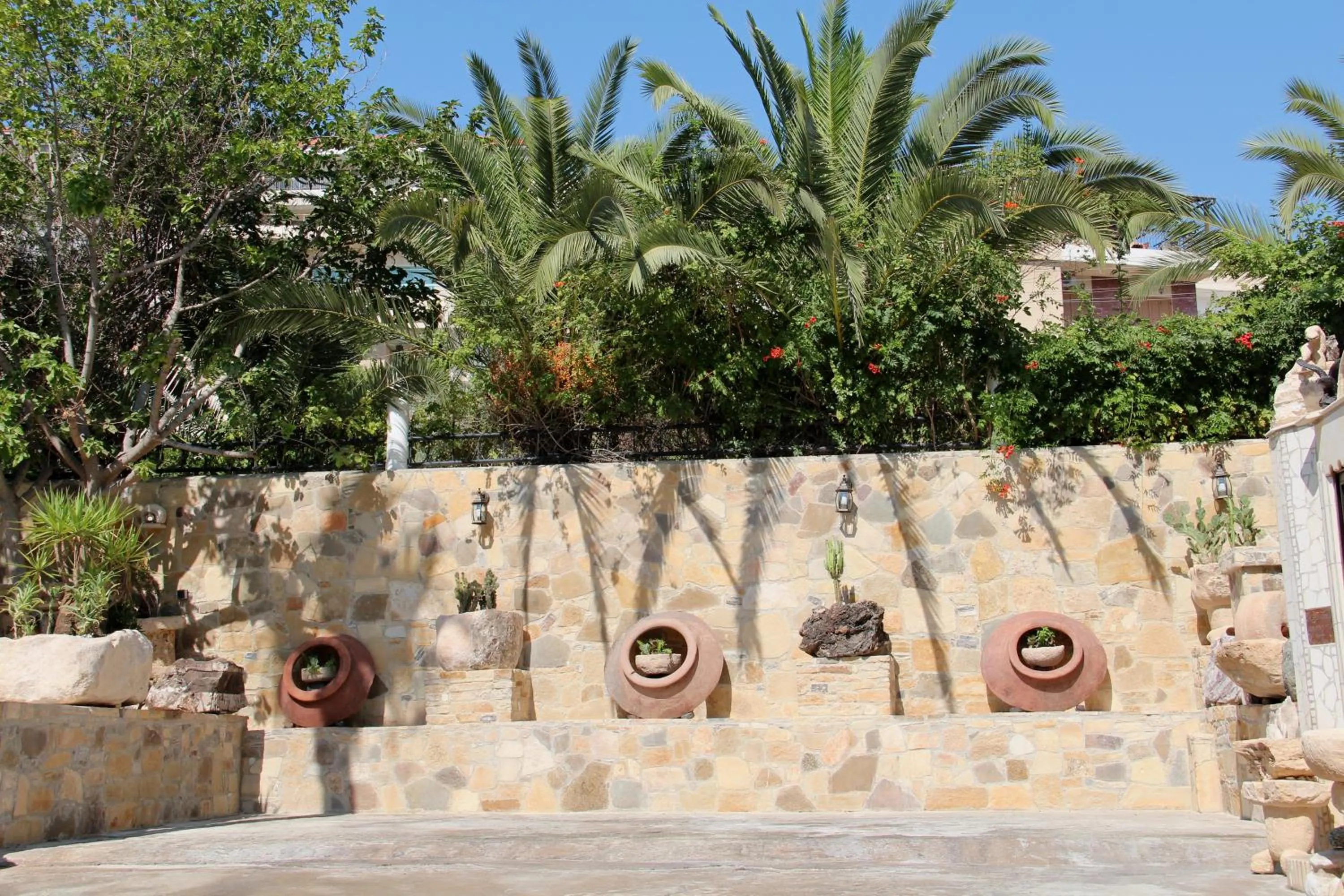 Area and facilities in Greenfields Country Club