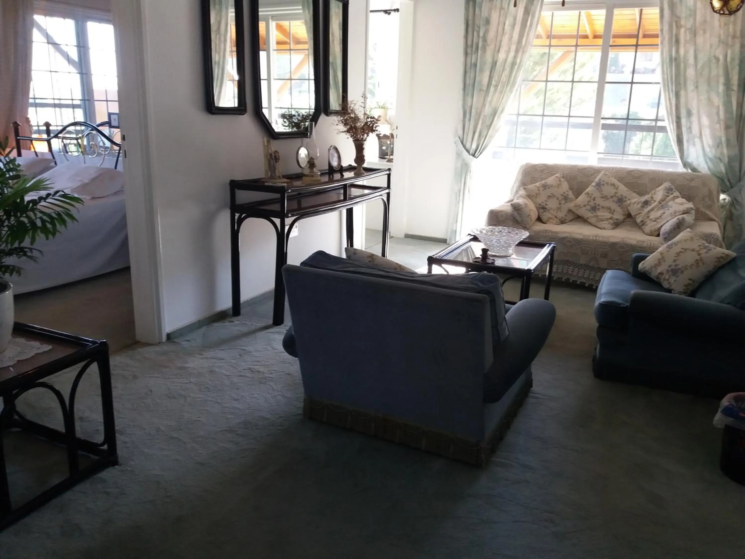 Living room in Greenfields Country Club