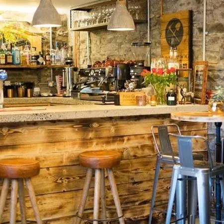 Lounge or bar in Sgwd Gwladys Lodge