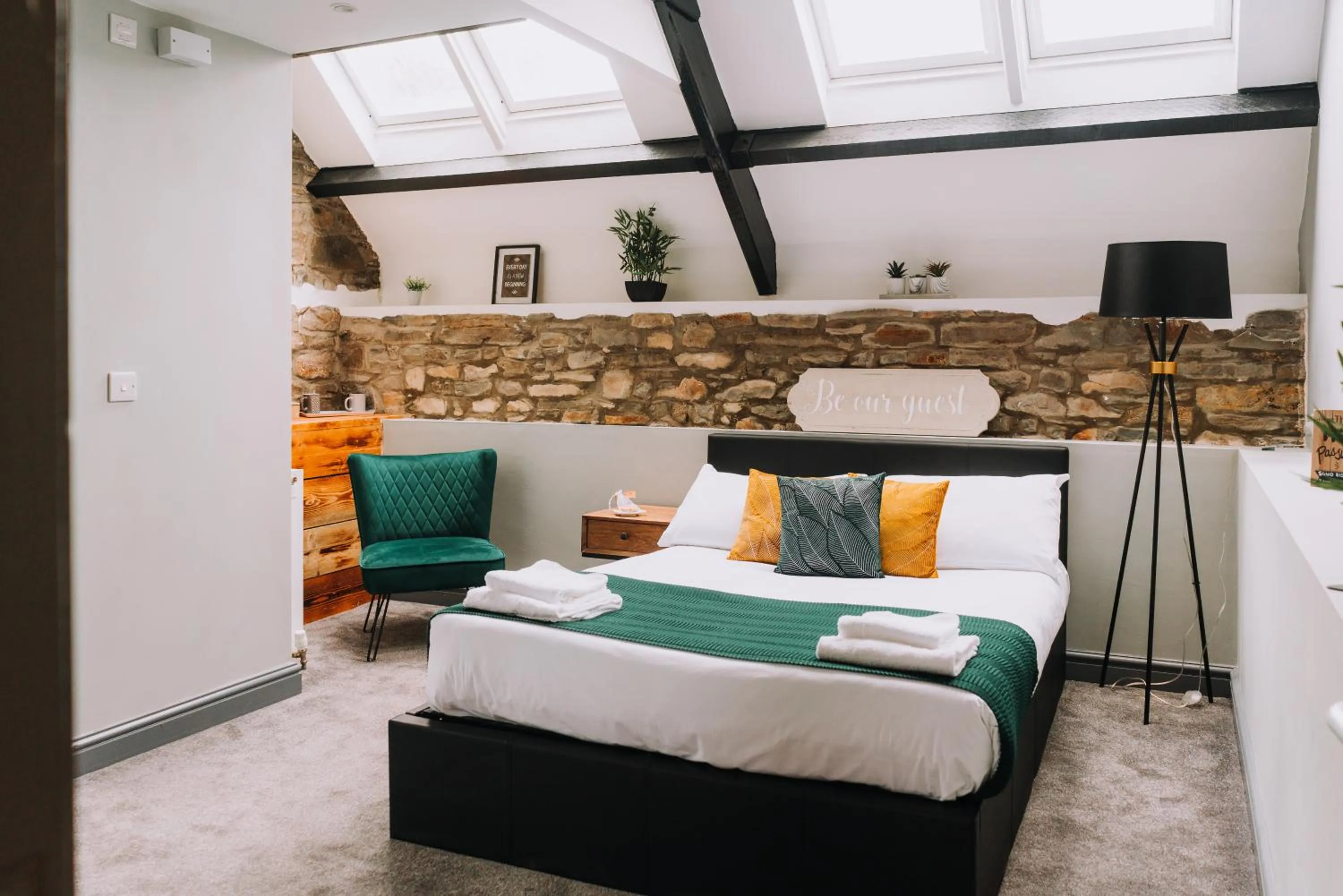 Bed in Sgwd Gwladys Lodge