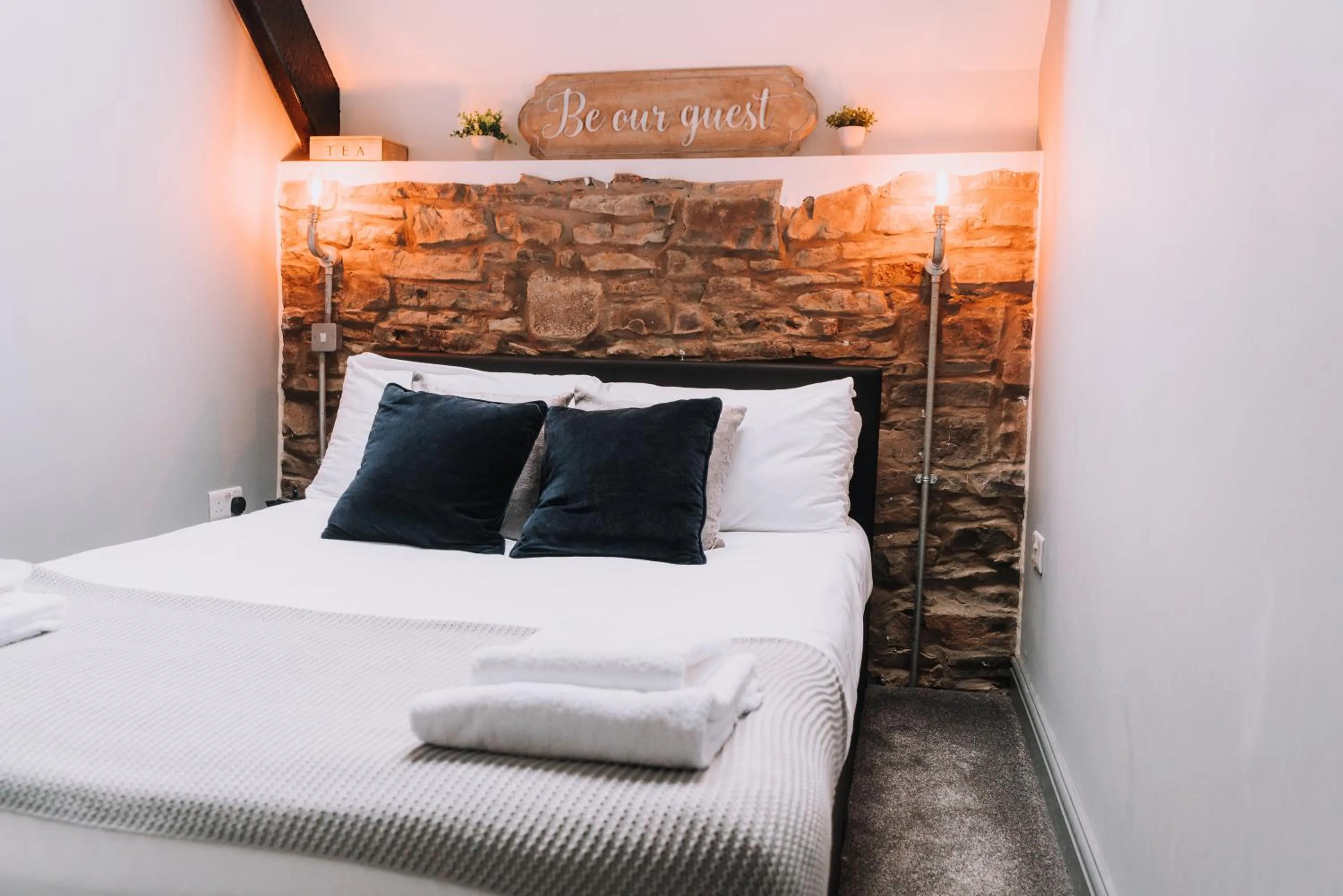 Bed in Sgwd Gwladys Lodge