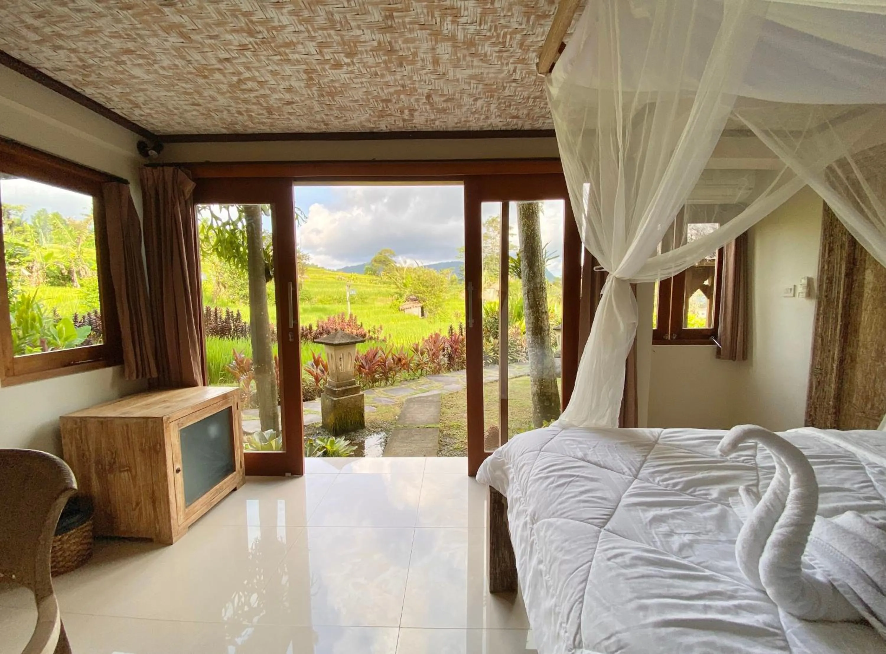 Bedroom, Bed in Sawah Indah Villa
