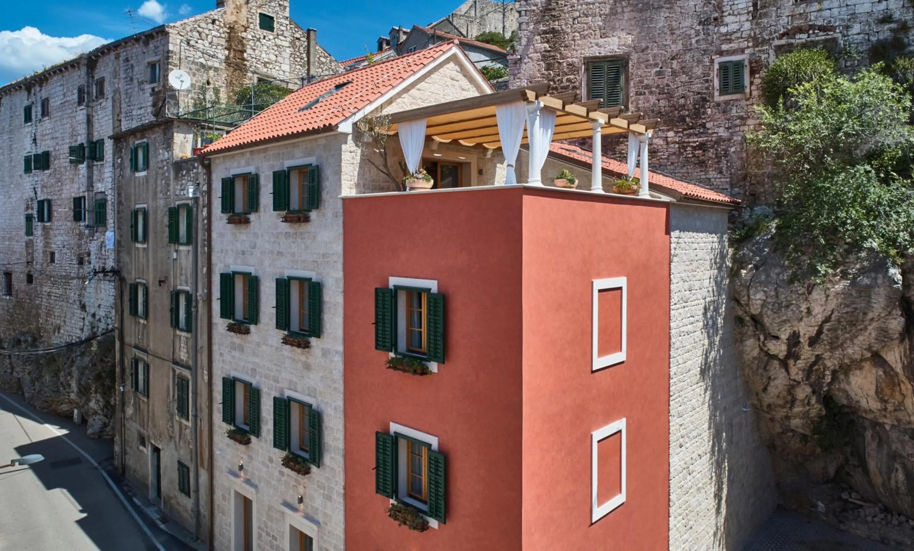 Property building in Villa Pergola