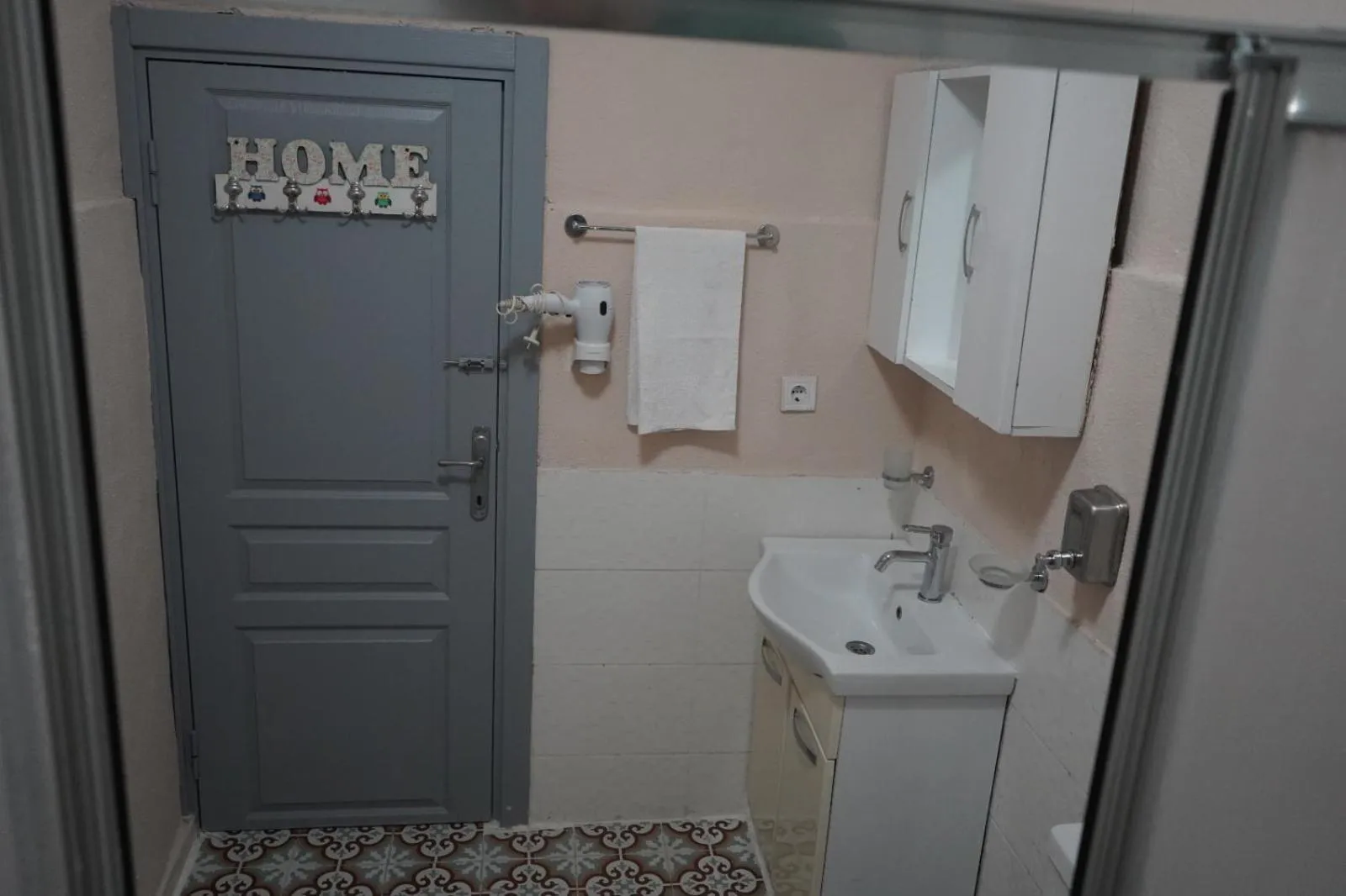 Shower in Medellin Apart Hotel Istanbul