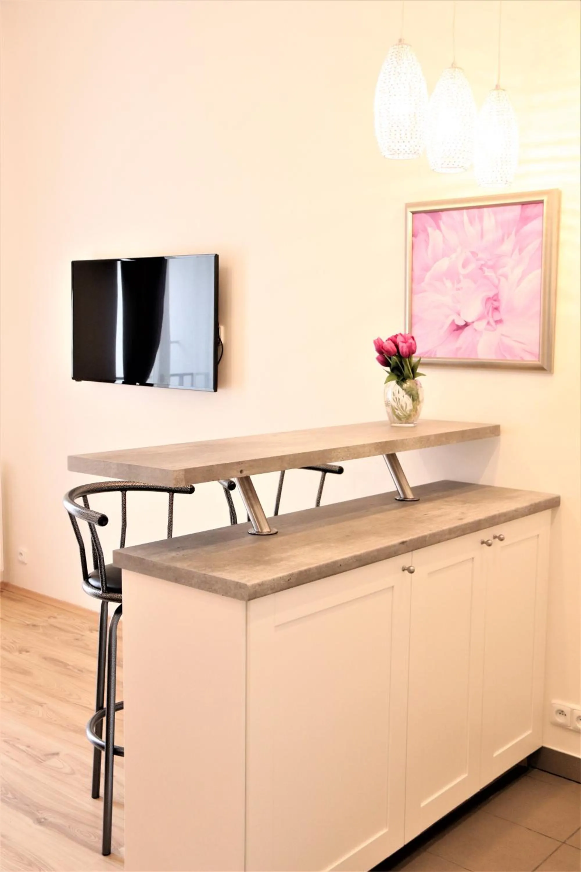 Dining area in Flowers apartments