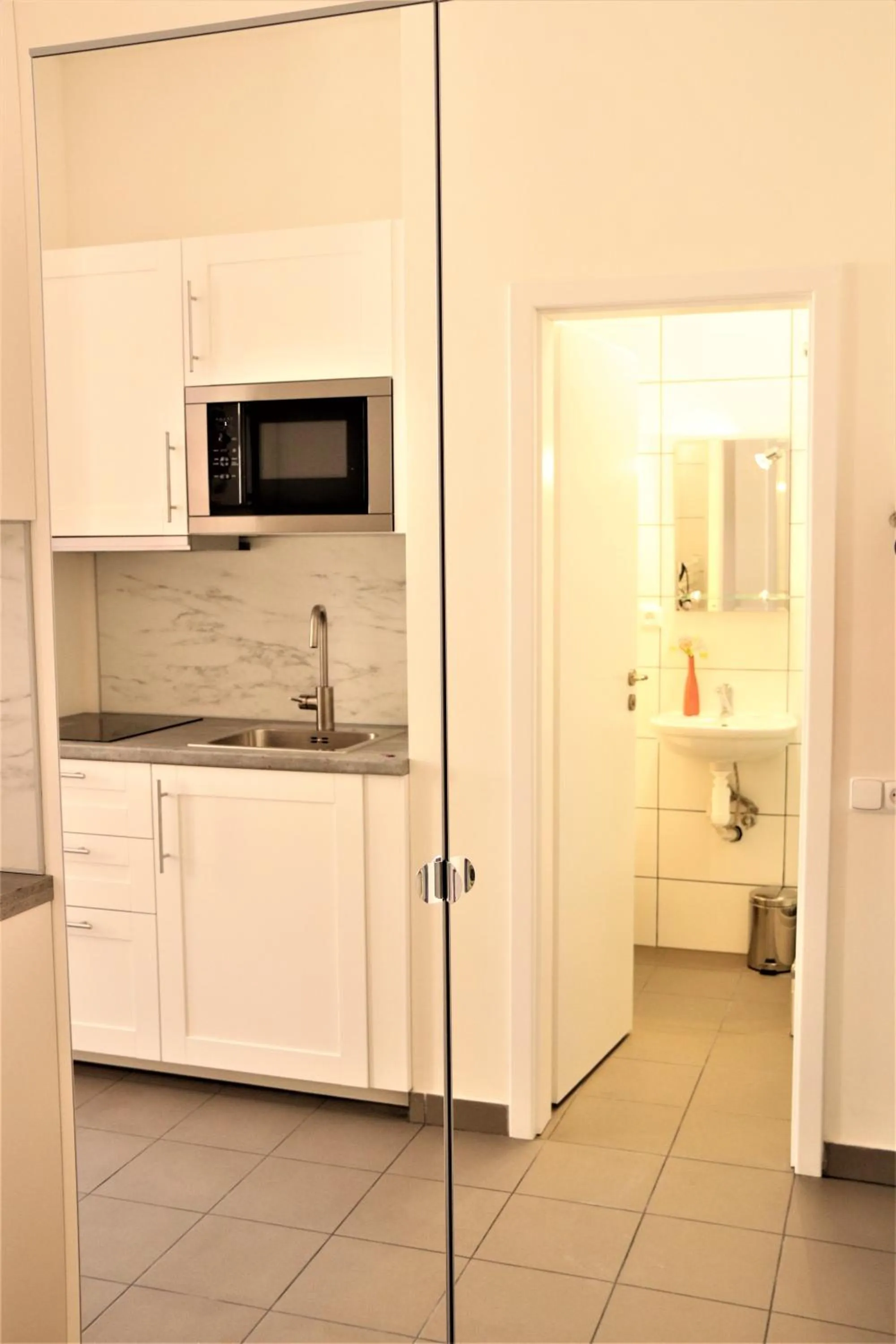 wardrobe in Flowers apartments