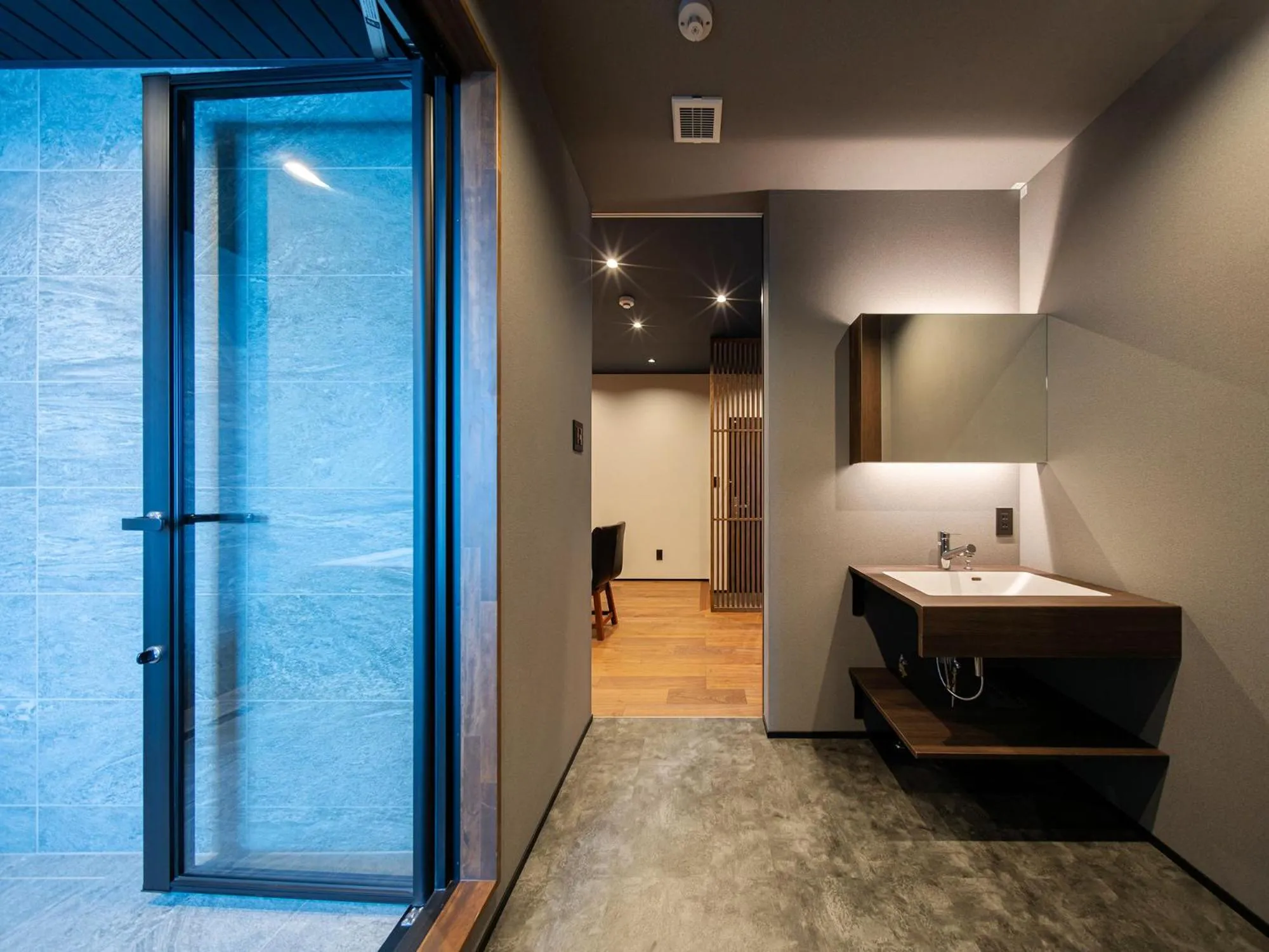 Bathroom, Bed in Yunoyado Mochizuki